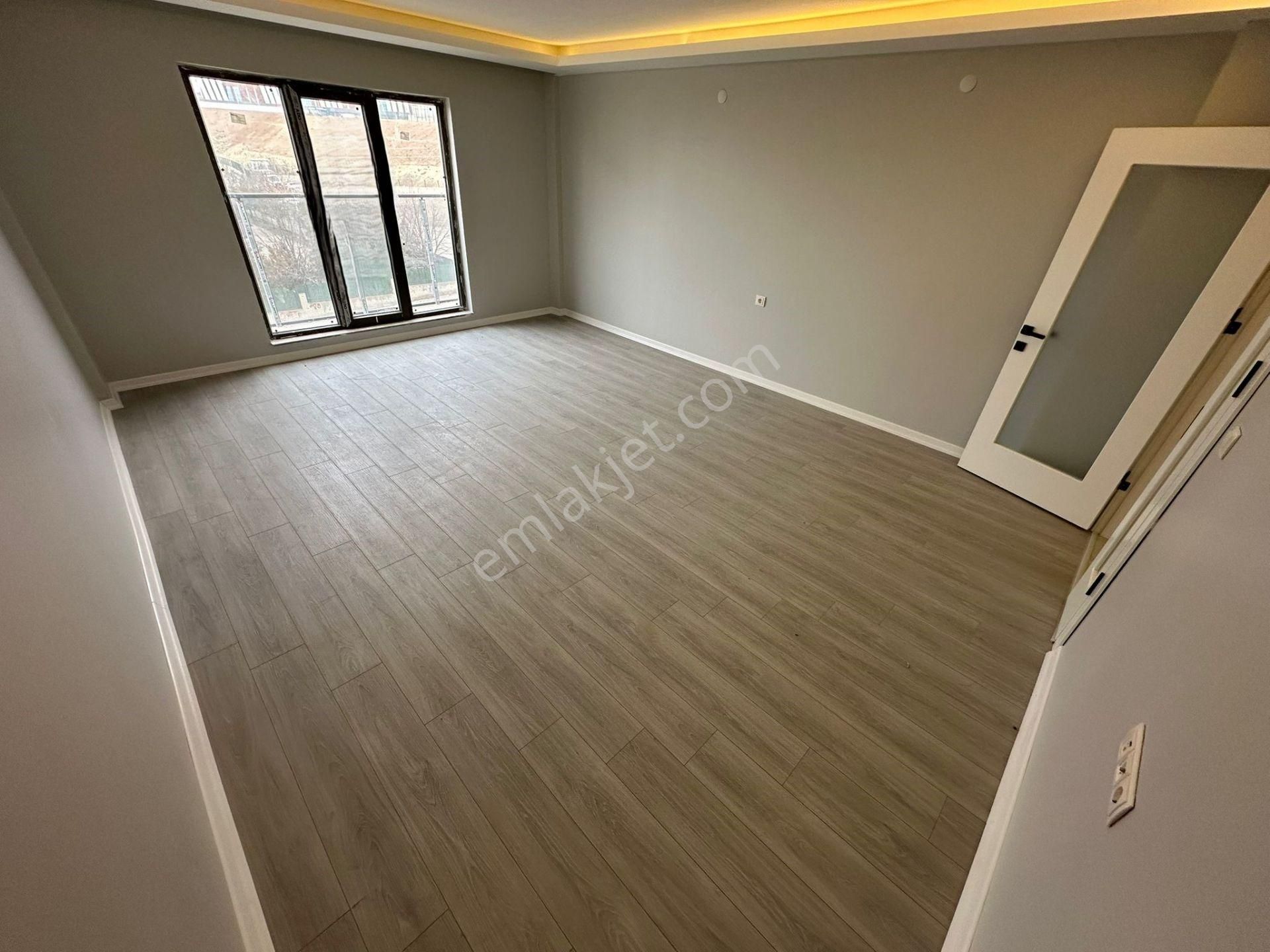 Saraycık Toki^de Sıfır E. Banyolu G. Odalı Geniş Full Yapılı Ara Katta Asansörlü 4+1 - Görsel 8