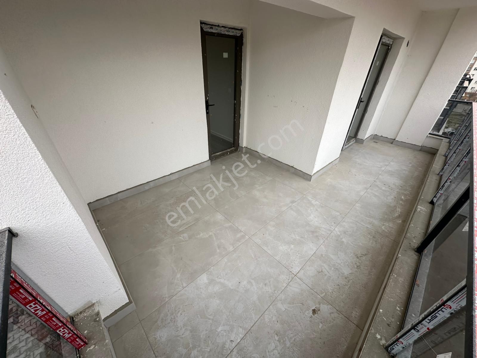 Saraycık Toki^de Sıfır E. Banyolu G. Odalı Geniş Full Yapılı Ara Katta Asansörlü 4+1 - Görsel 34
