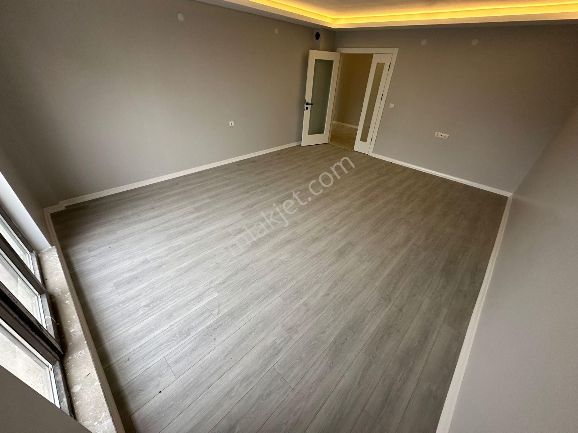 Saraycık Toki^de Sıfır E. Banyolu G. Odalı Geniş Full Yapılı Ara Katta Asansörlü 4+1 - Görsel 11