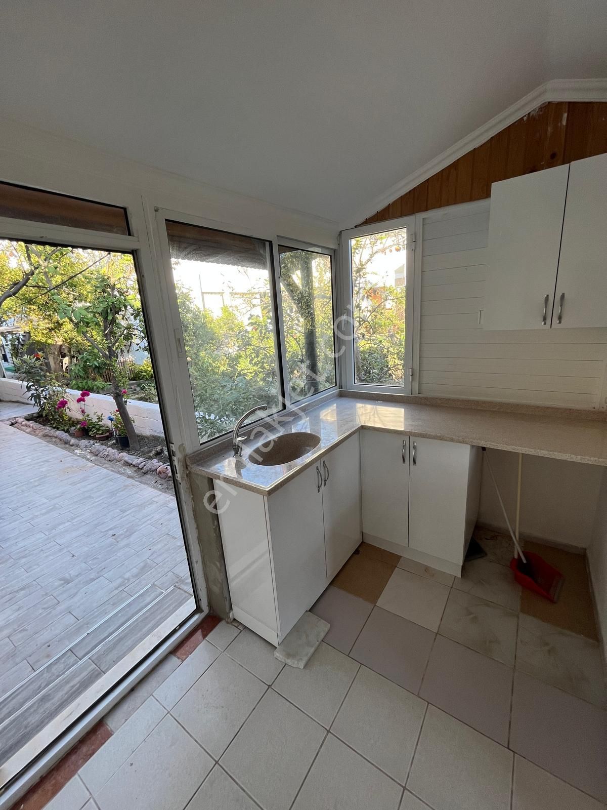 Tuana Emlak'tan Gülpınar'da 3+1 Müstakil Ev - Görsel 24