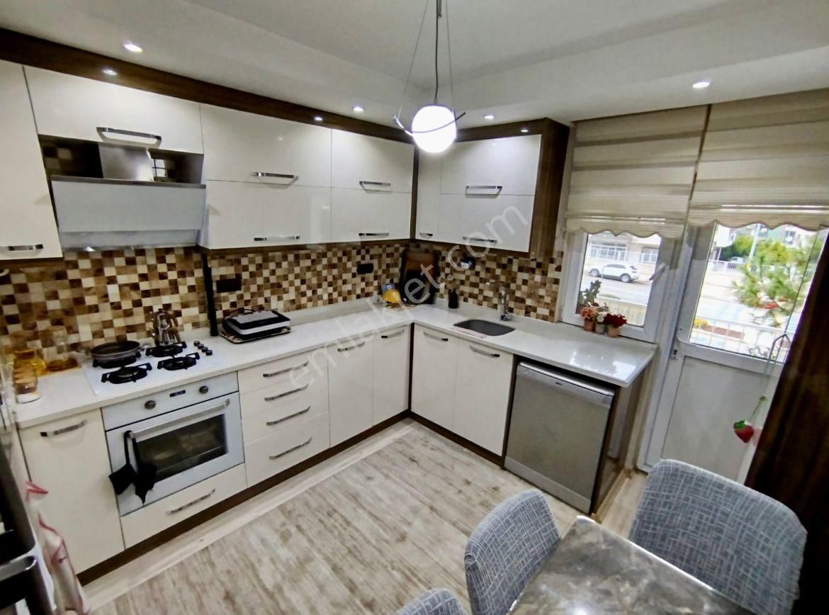 Denizli Merkez Ulus Cad 3+1 Arakat Sıfır Tadilatlı Kredili Acil Satılık Daire