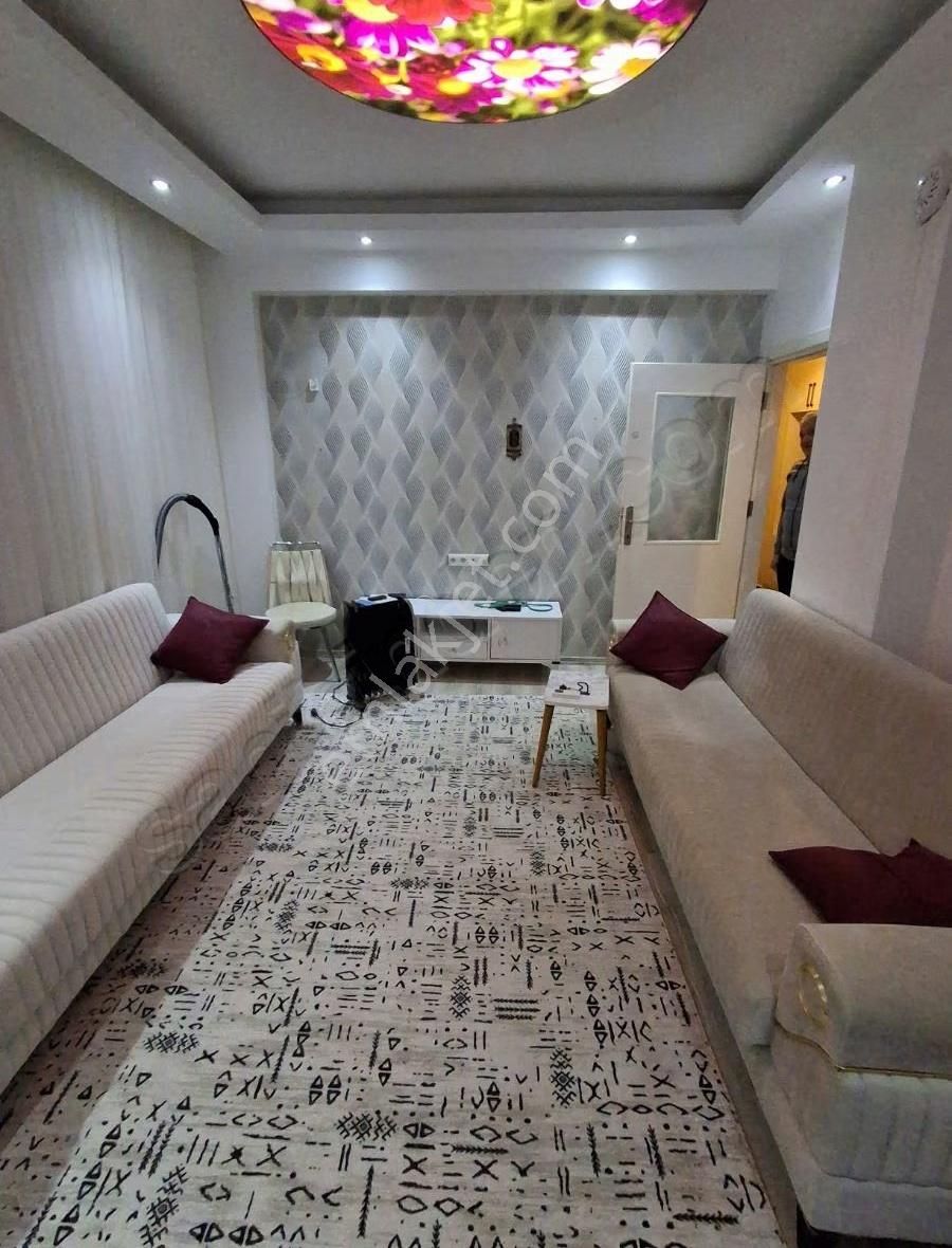 Ilıca'da Satılık 2+1 Eşyalı Daire - Görsel 3