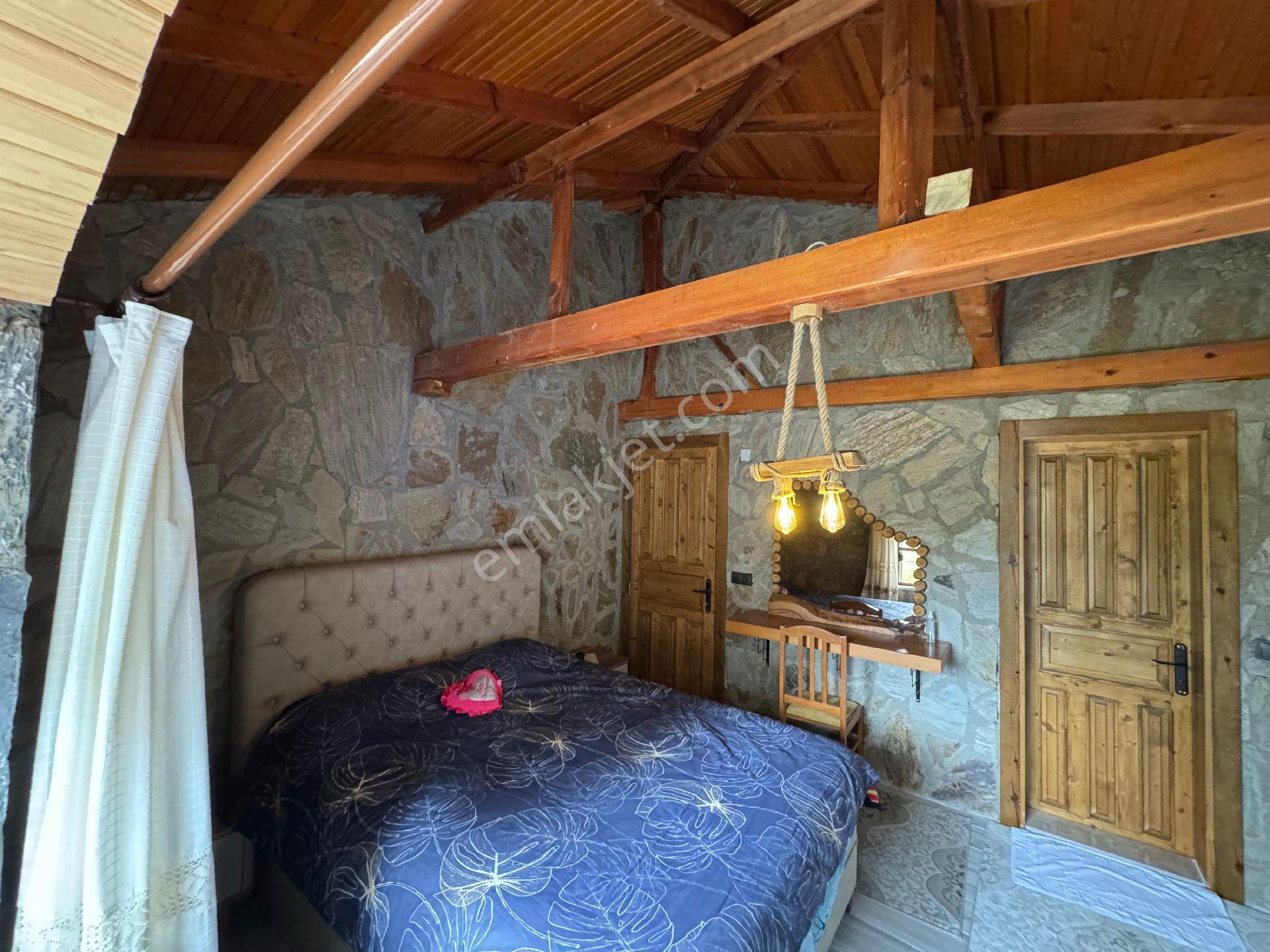 Taş Ev Havuzlu Villa 1687 M2 Arazi İçinde - Görsel 9