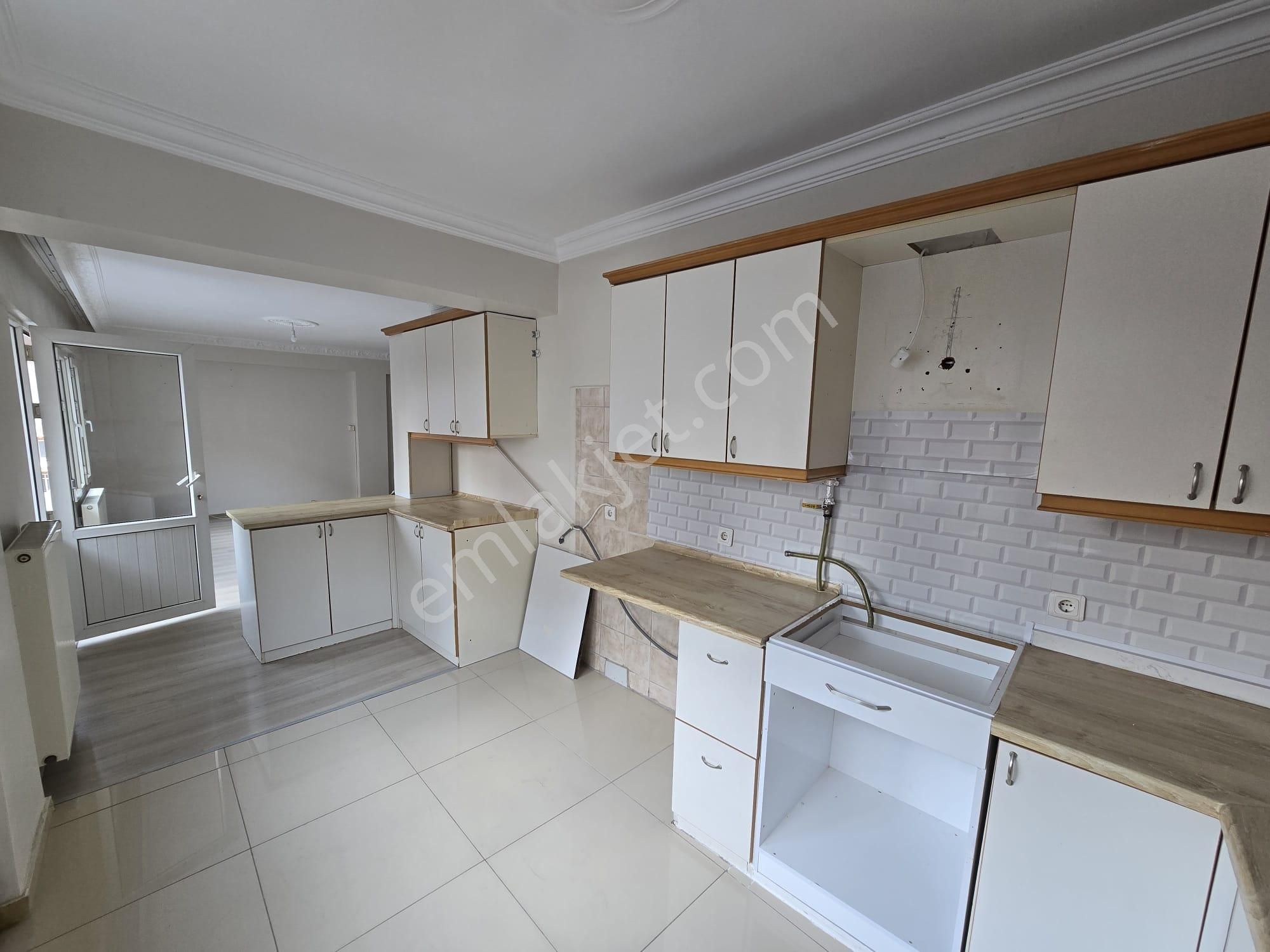 İnönü Cd Hatay Metro Yakını Doğalgazlı 3+1 Kiralık Daire - Görsel 13