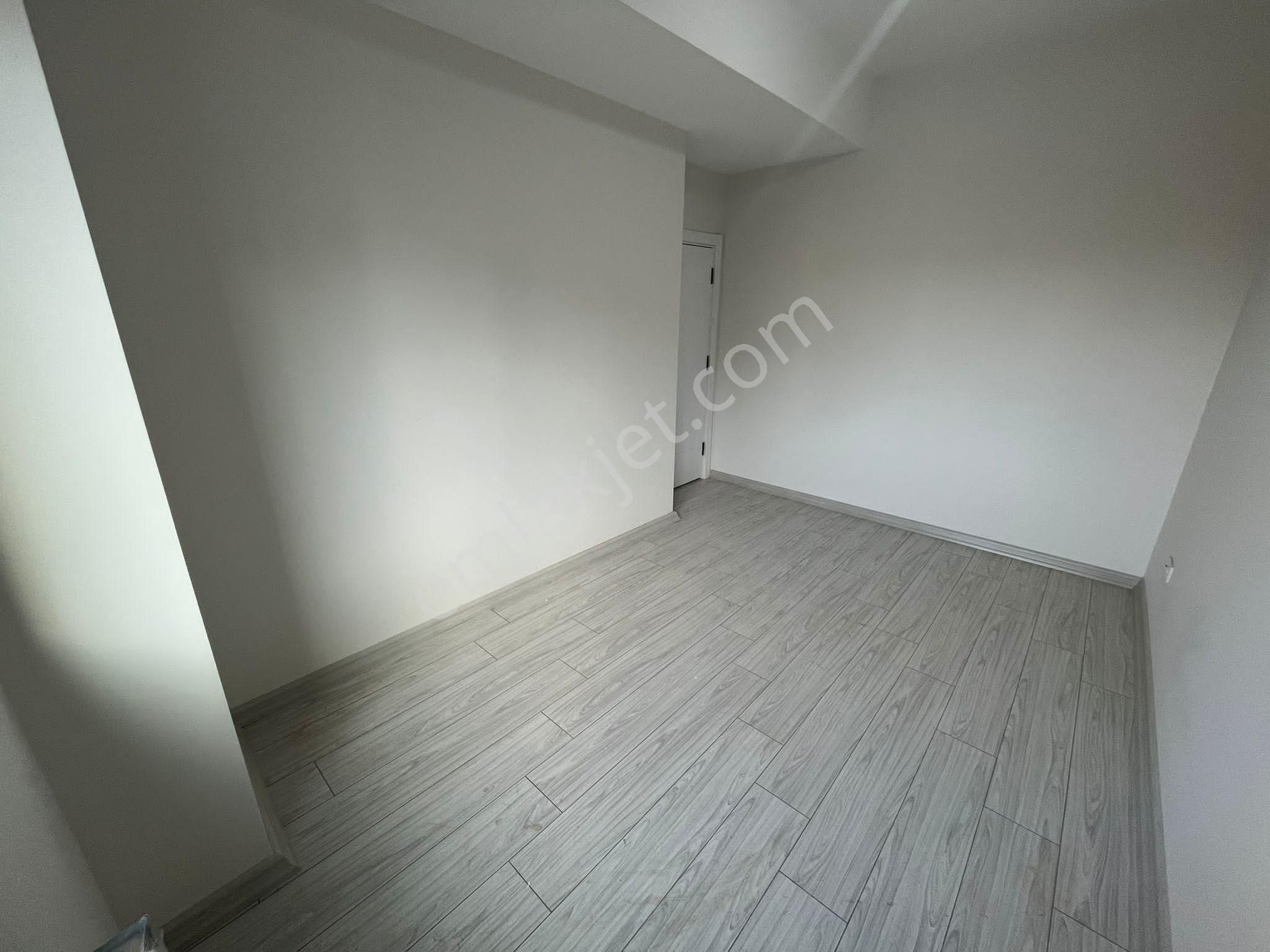 Erenköy'de Sıfır Binada 2+1 85m Arakatta Fırsat Daire - Görsel 2