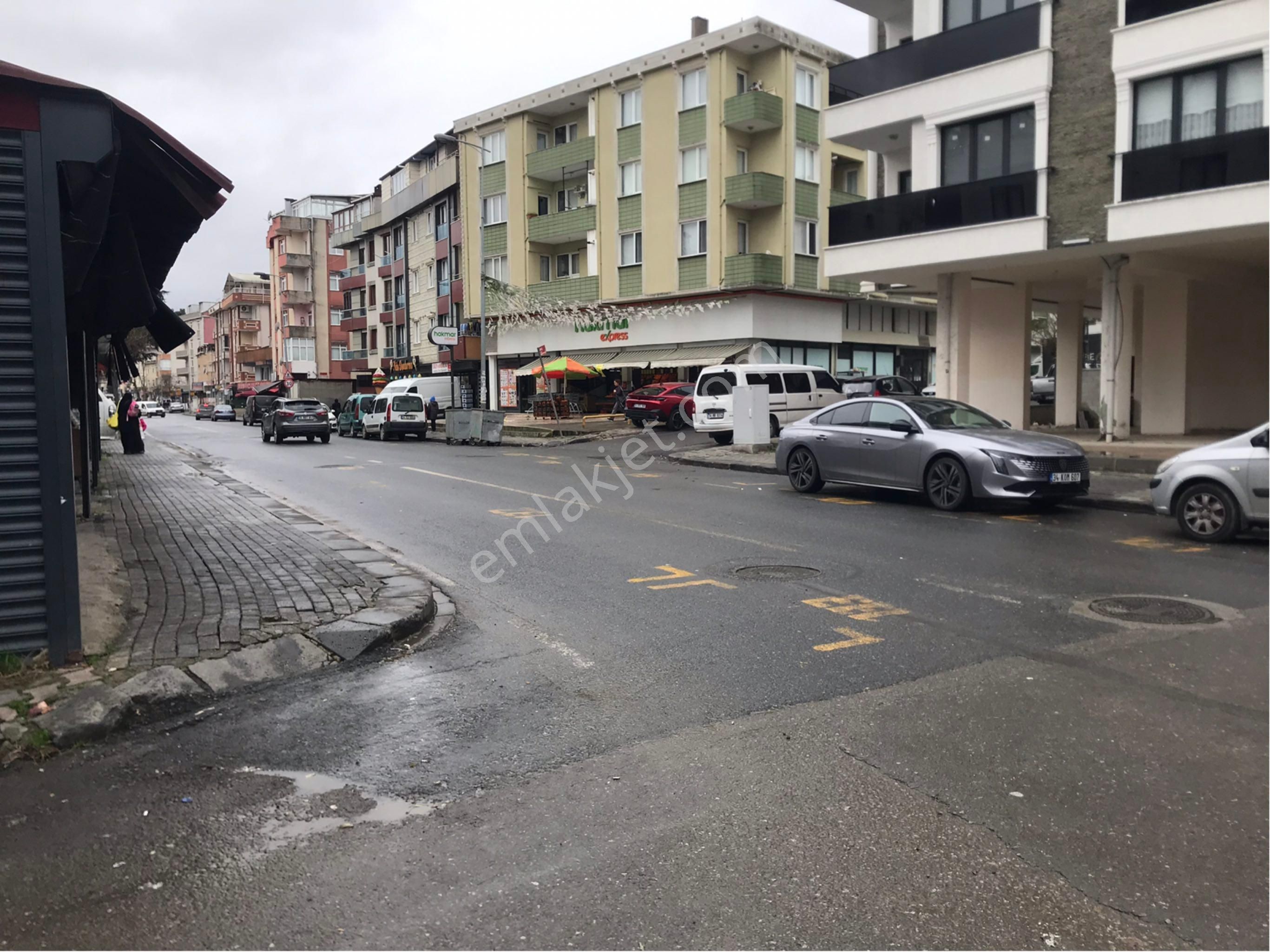 Sancaktepe Caddeye Cephe Satılık Dükkan