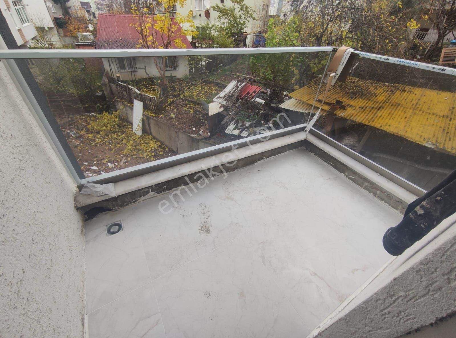 Para'dan Sultanbeyli'de Otopark-balkon Geniş 2+1 Satılık Daire