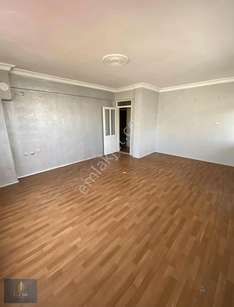 Kale Gayrimenkulden Kiralık 3+1 Daire - Görsel 3