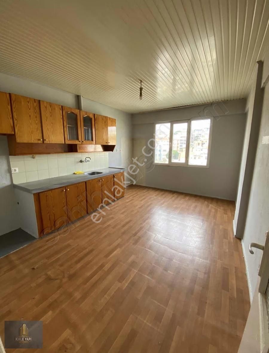 Kale Gayrimenkulden Kiralık 3+1 Daire