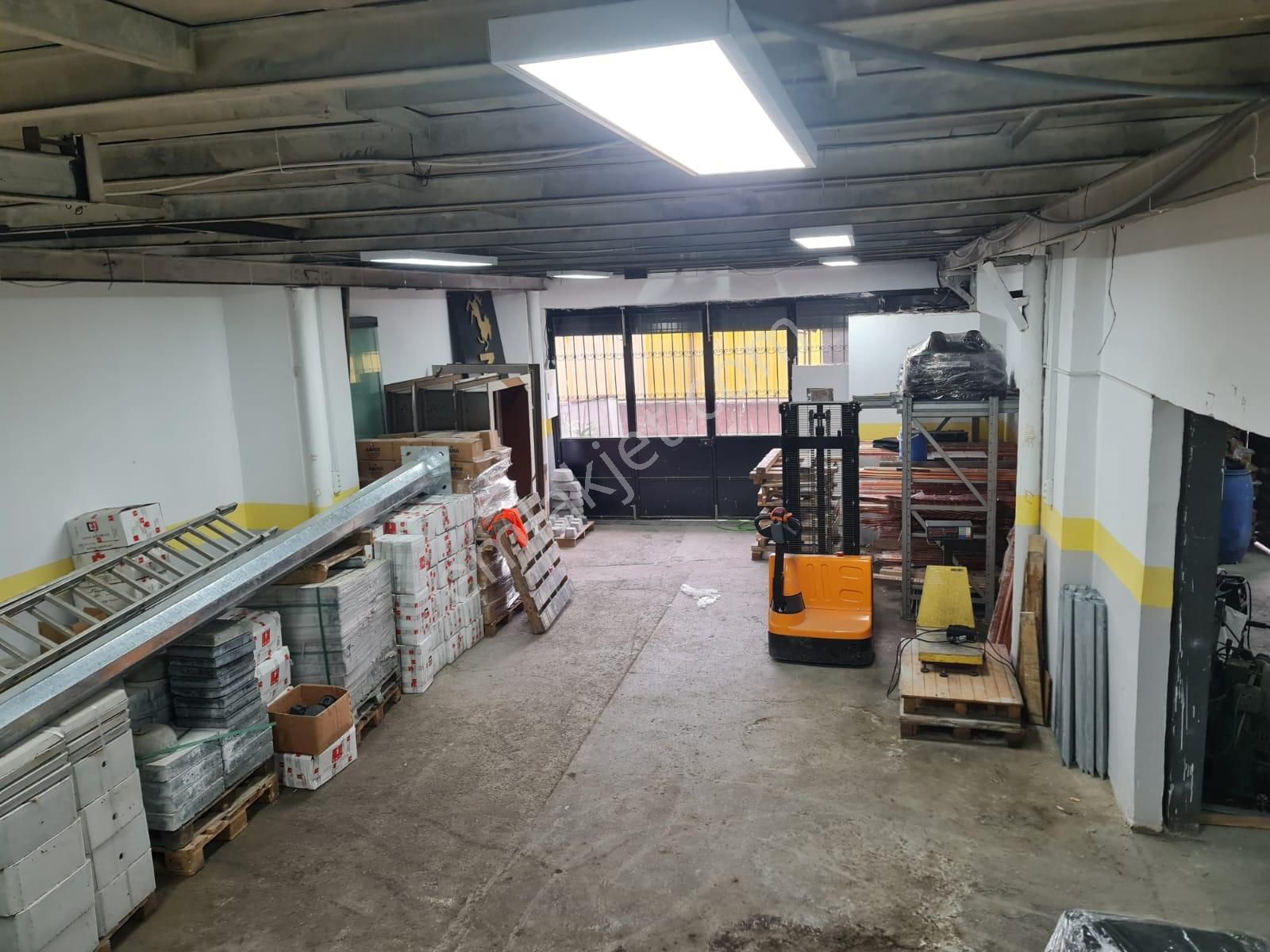 Zeytinburnu Maltepe Öztoprak İş Merkezi'nde 2 Dükkan Satışta!