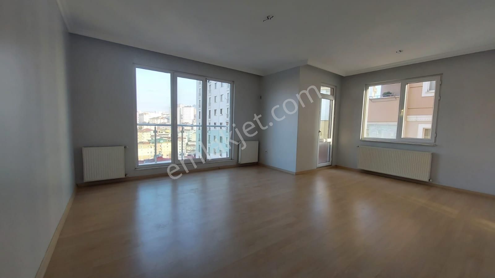 Ümraniye Finans Merkezi Yanında Kiralık 3+1 Daire...
