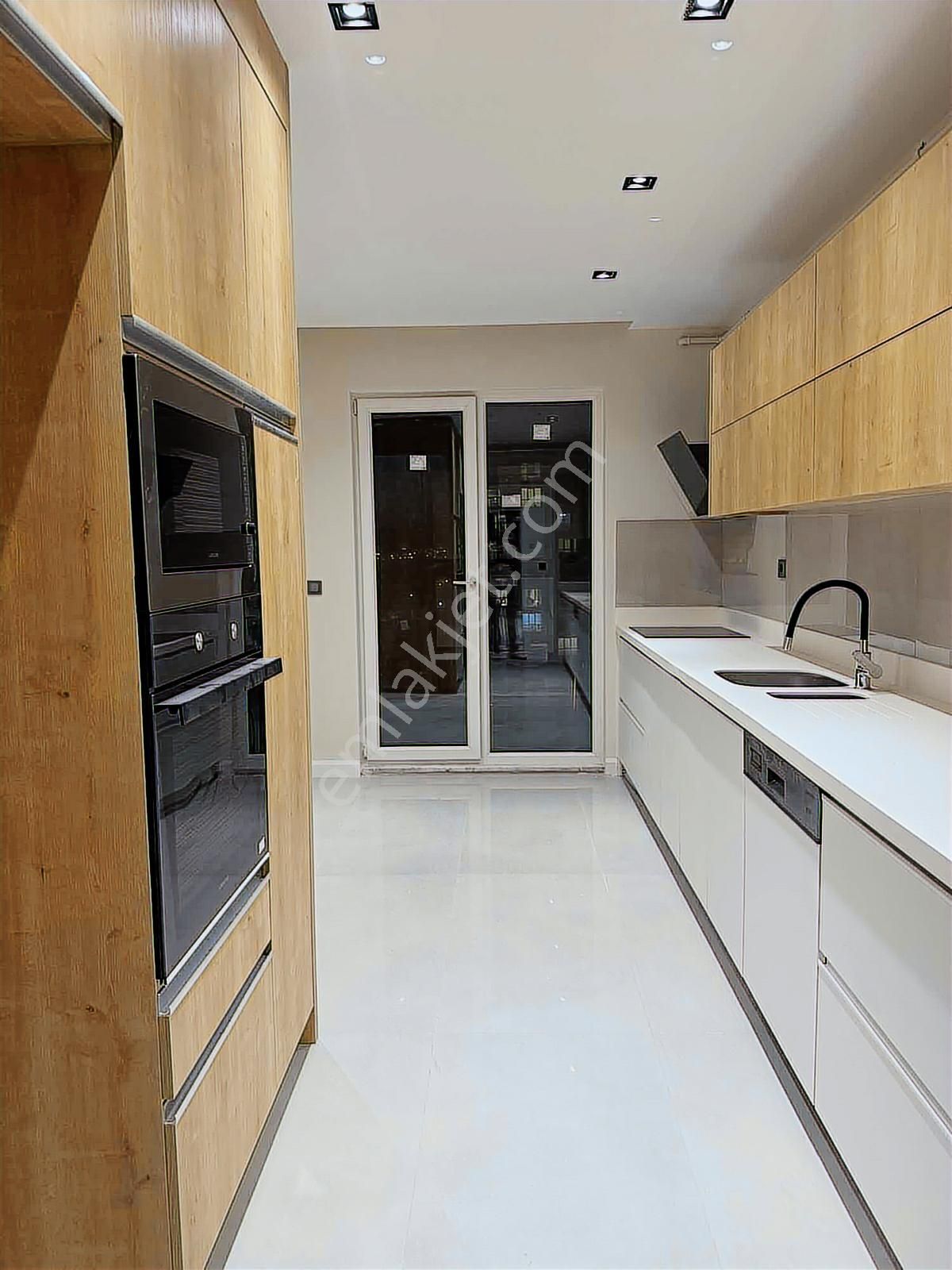 Altınşehir Shu 08'de Manzaralı 3.5+1 Kiralık Lüks Daire - Görsel 11