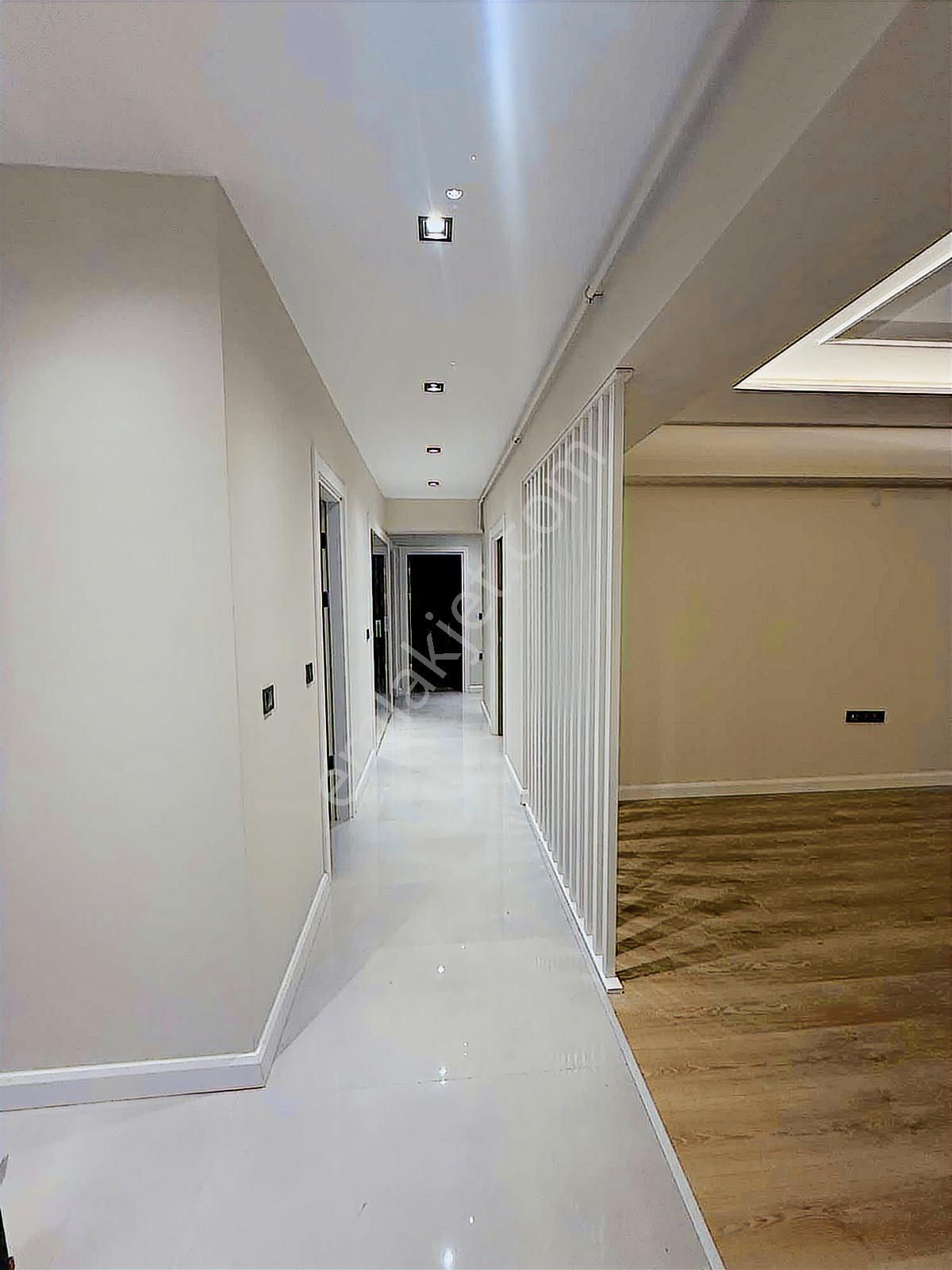 Altınşehir Shu 08'de Manzaralı 3.5+1 Kiralık Lüks Daire - Görsel 15