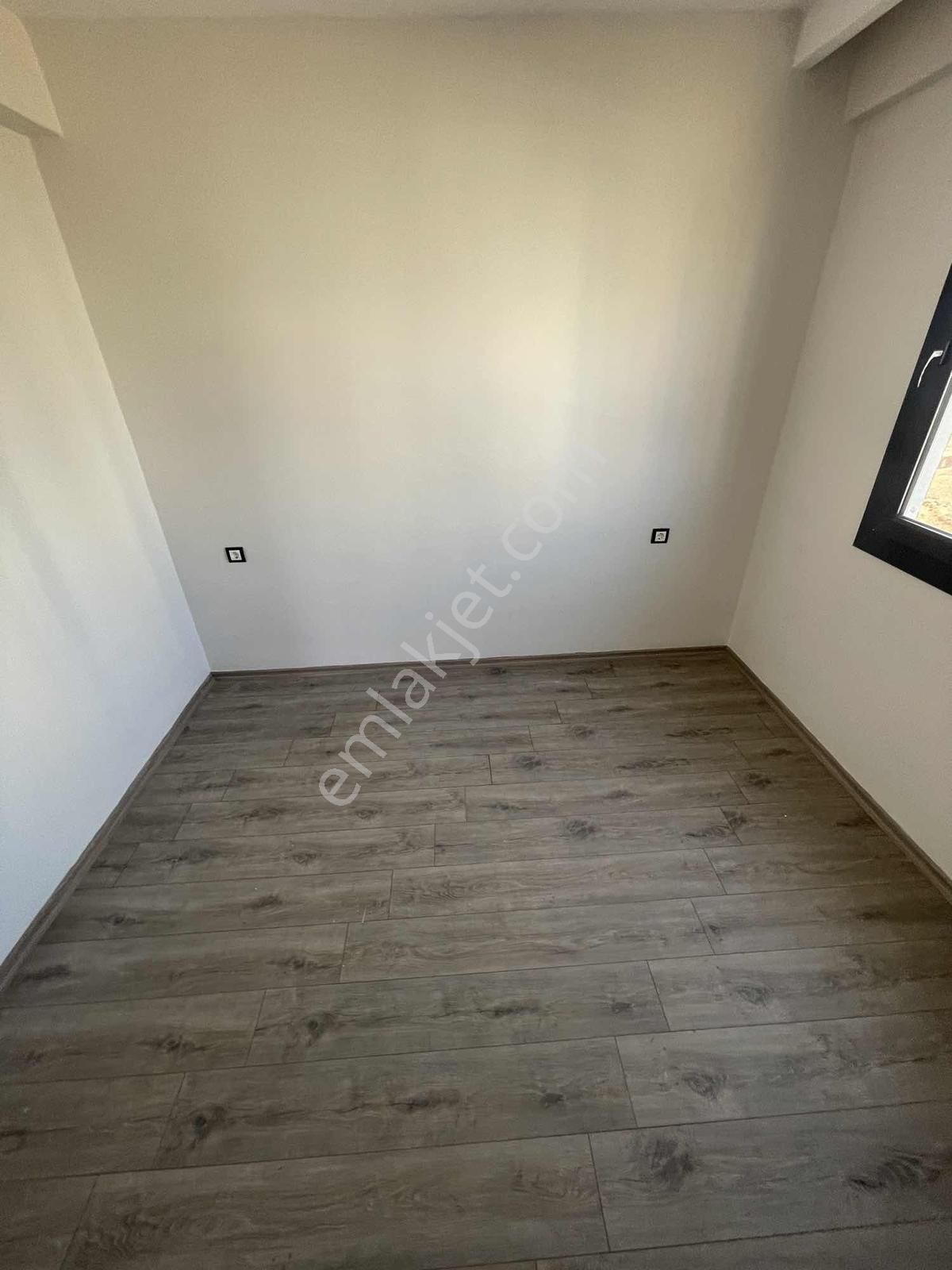 Carkıpare'de Bulvar Yanı Yenı Bınada Çift Cephelı Balkonlu 1+1 - Görsel 18