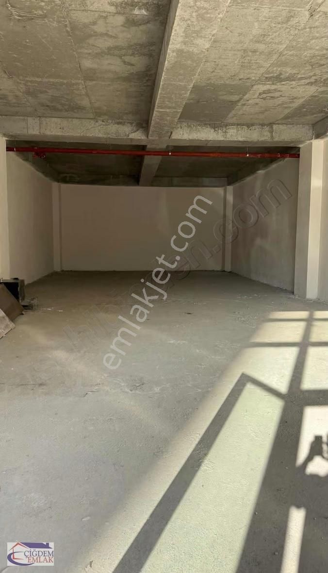 Çiğdem Emlak'tan Yedimavi'de Merkezi Konumda Satılık Dükkan - Görsel 4