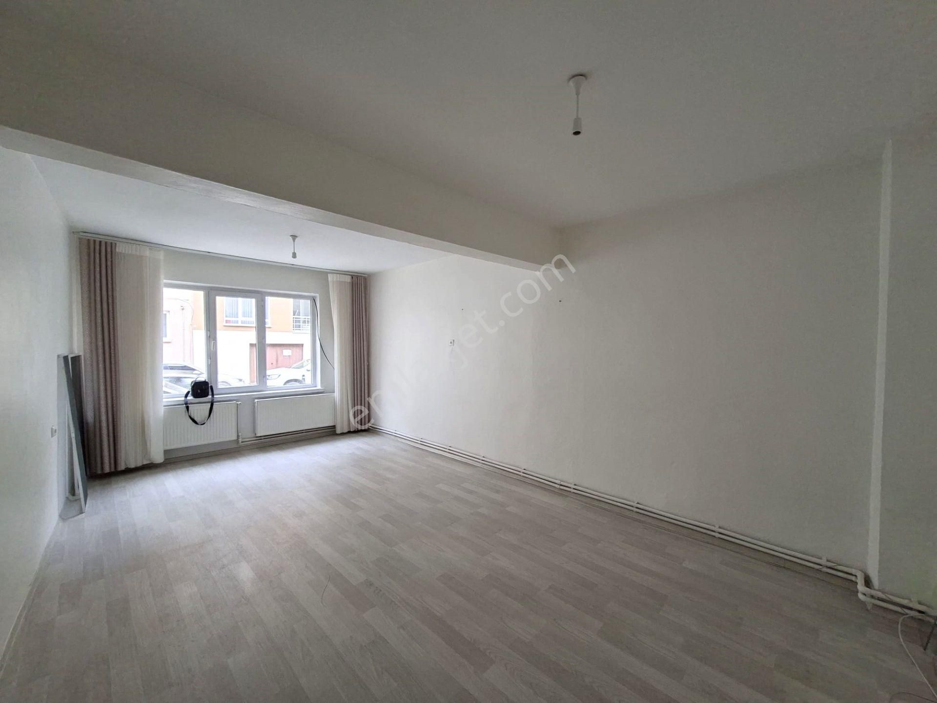 Recep Ümit Emlak'tan Işıklar Mahallesinde Kırım Caddesi Yakınında Satılık 2+1 Daire - Görsel 12