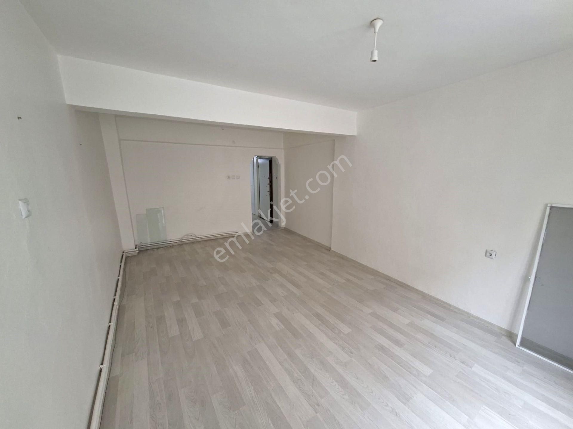 Recep Ümit Emlak'tan Işıklar Mahallesinde Kırım Caddesi Yakınında Satılık 2+1 Daire - Görsel 14