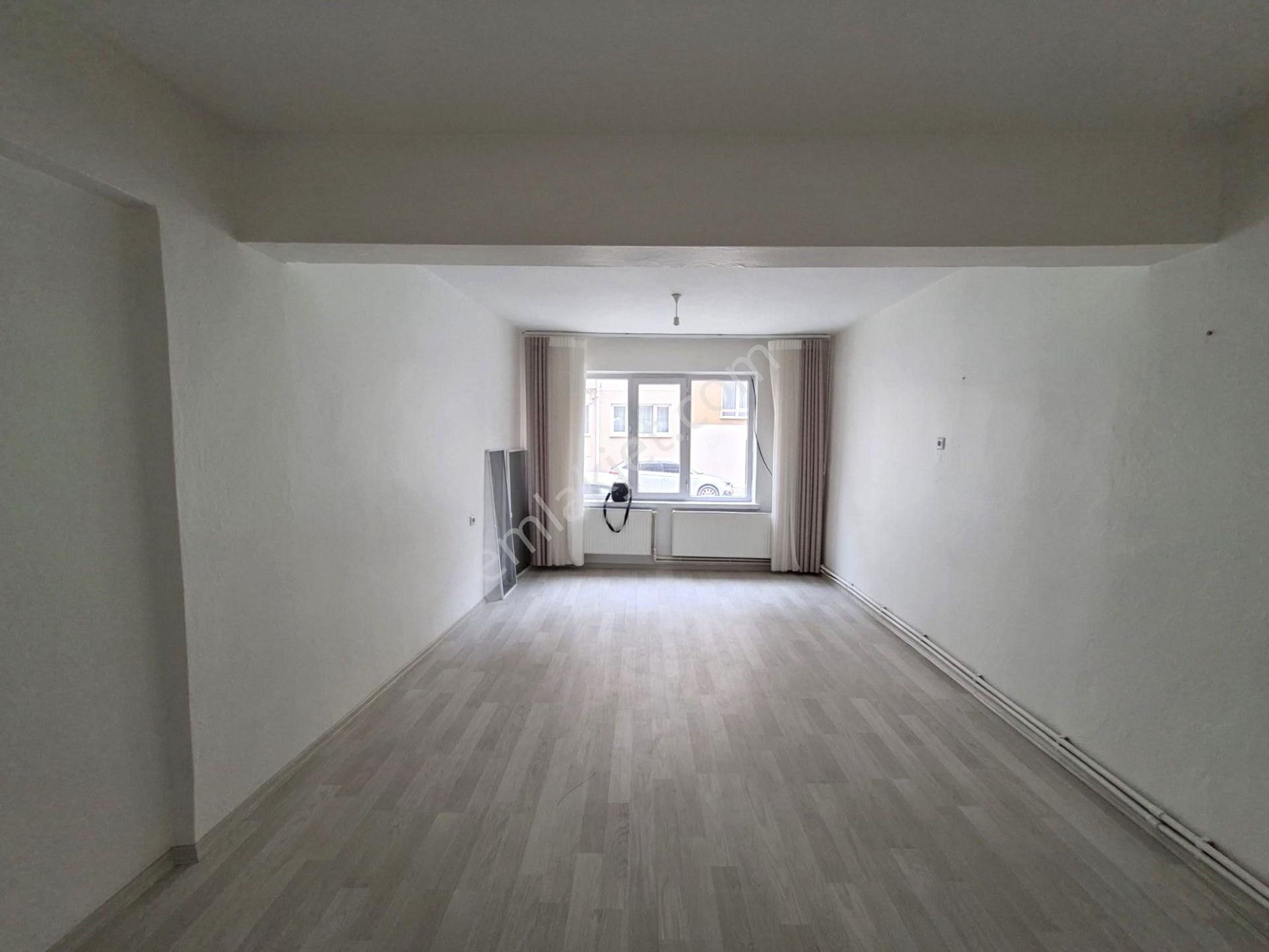 Recep Ümit Emlak'tan Işıklar Mahallesinde Kırım Caddesi Yakınında Satılık 2+1 Daire - Görsel 10