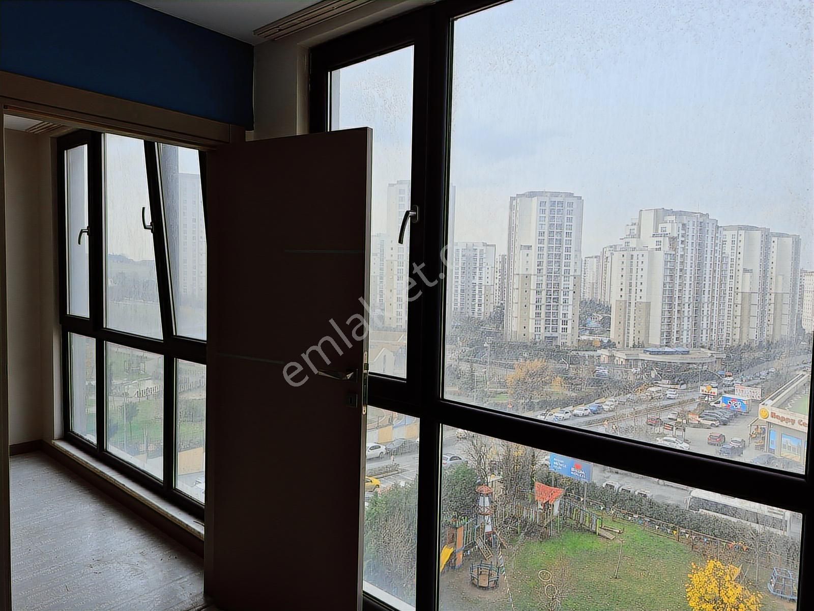 Küçükçekmece Halkalı Cadde 24 Residance Kiralık 1+1 Boş Ofis