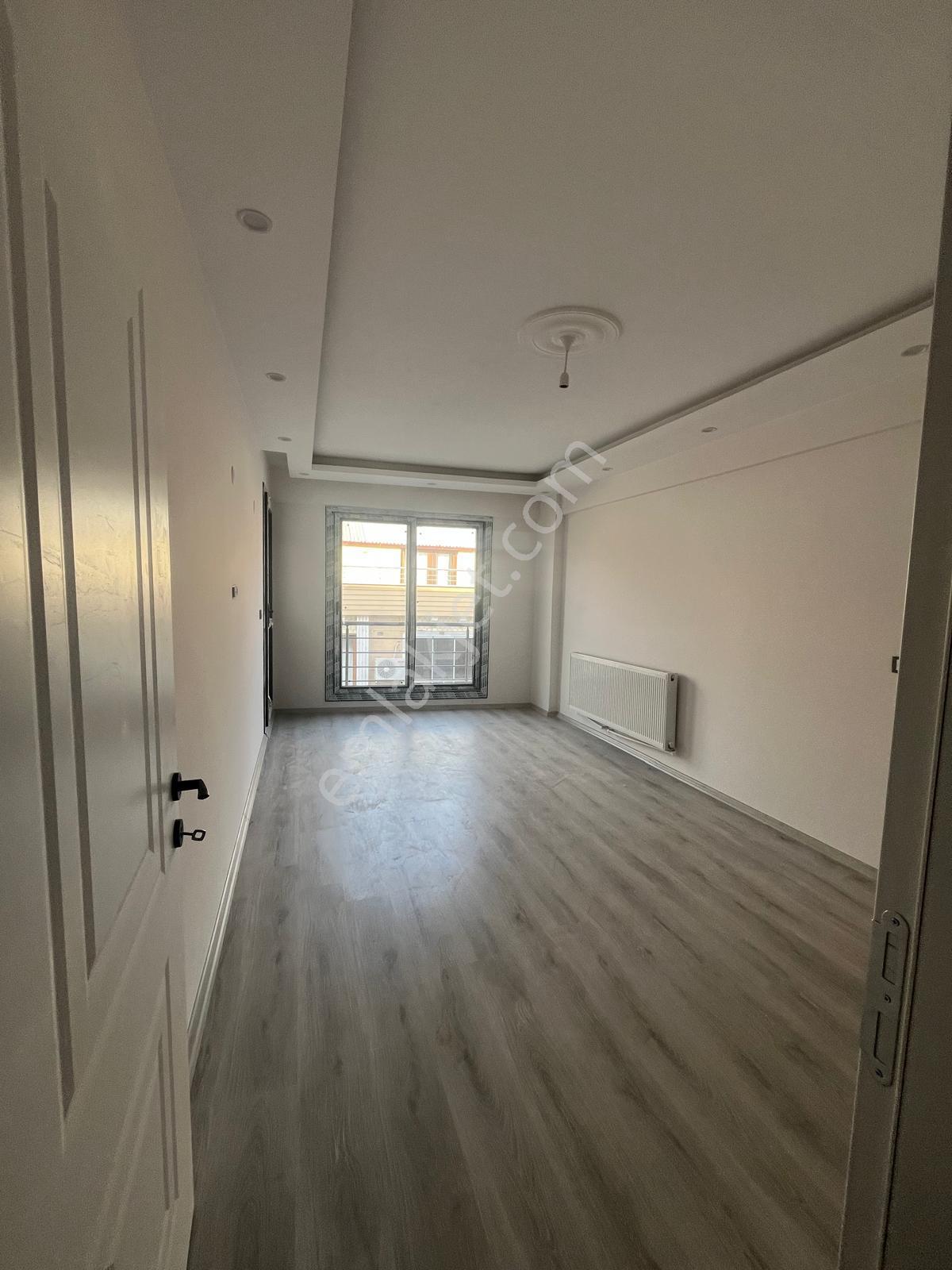 Saruhanlı Üç Heykel Yanında 2+1 Sıfır Kapalı Mutfak Daire - Görsel 3