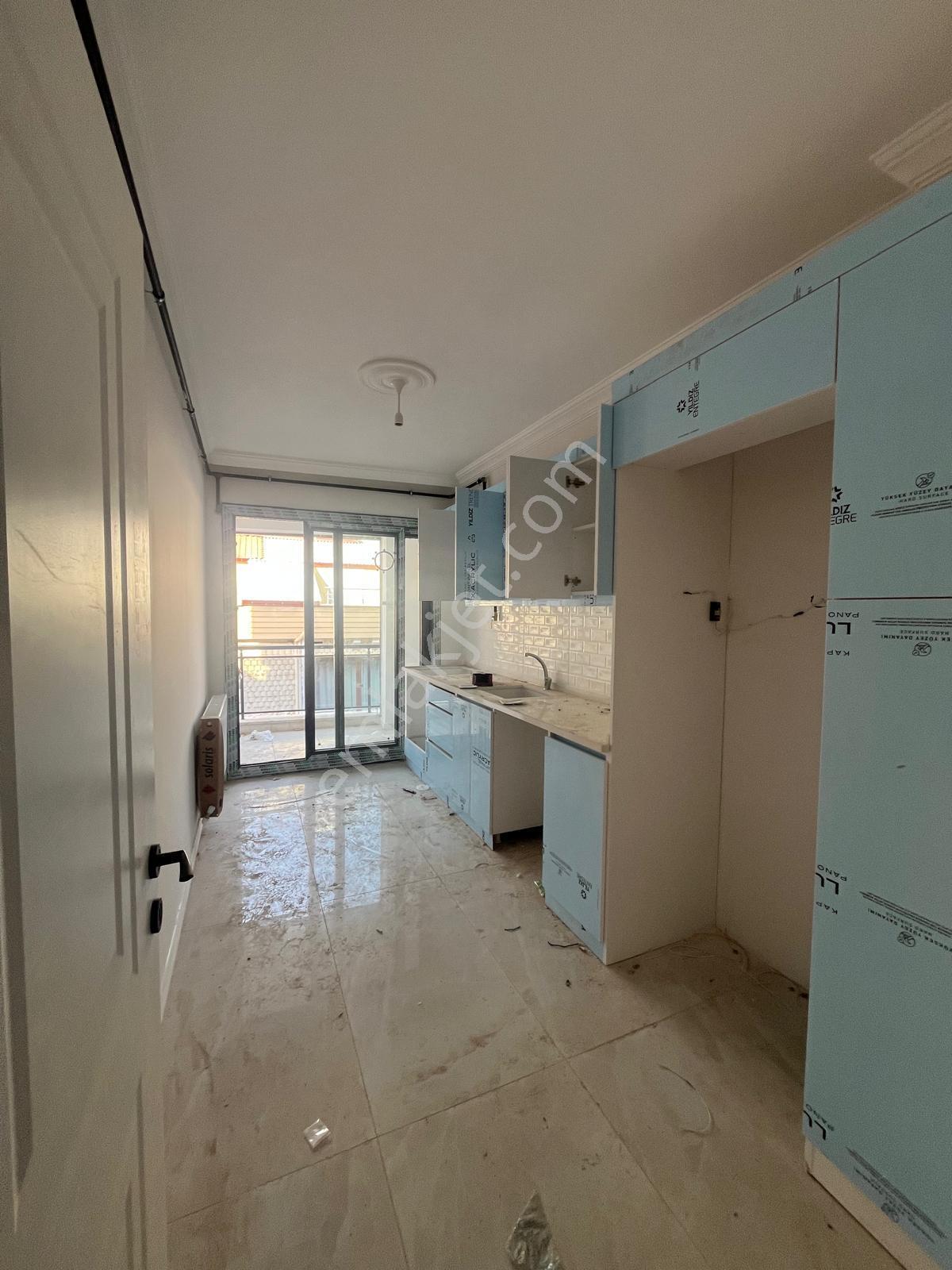 Saruhanlı Üç Heykel Yanında 2+1 Sıfır Kapalı Mutfak Daire