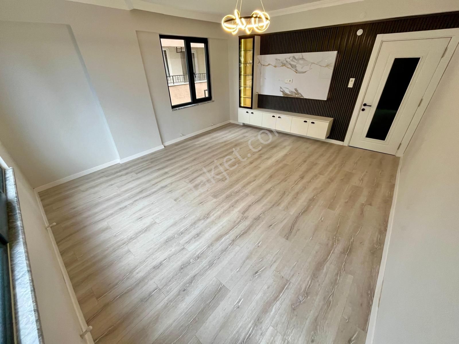 Gümüş'den Ön Cephe Full Yapılı Lüks Tasarımlı Geniş 3+1 Daire - Görsel 27
