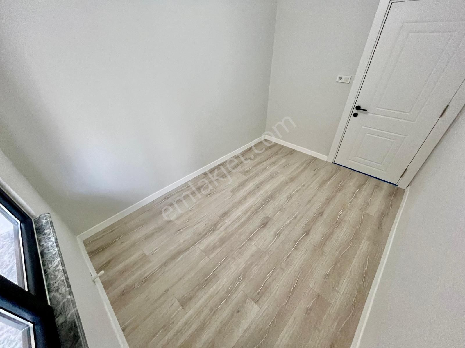 Gümüş'den Ön Cephe Full Yapılı Lüks Tasarımlı Geniş 3+1 Daire - Görsel 32