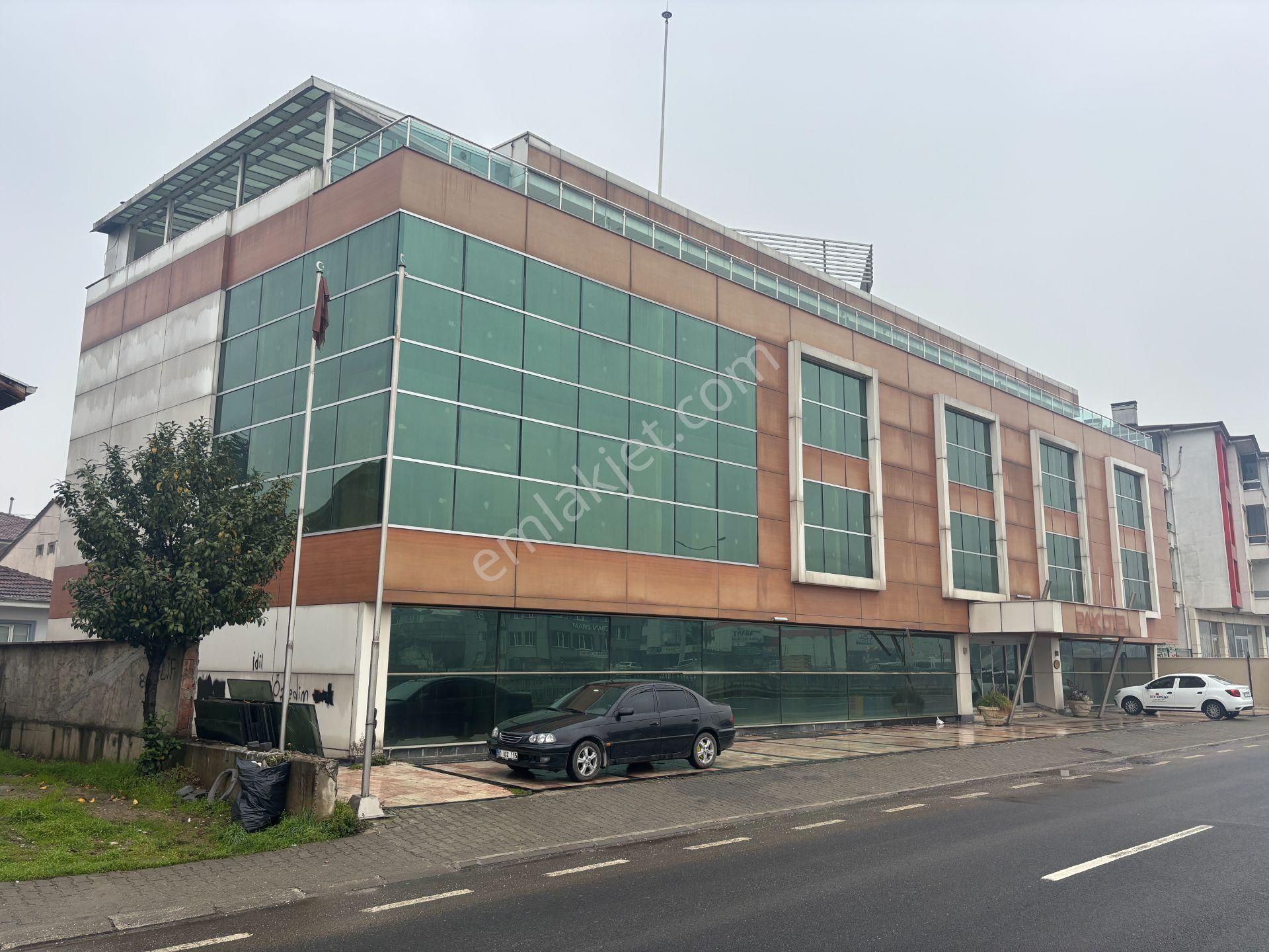 D-100 Karayoluna Cephe 2800 M2 Komple Kiralık Bina