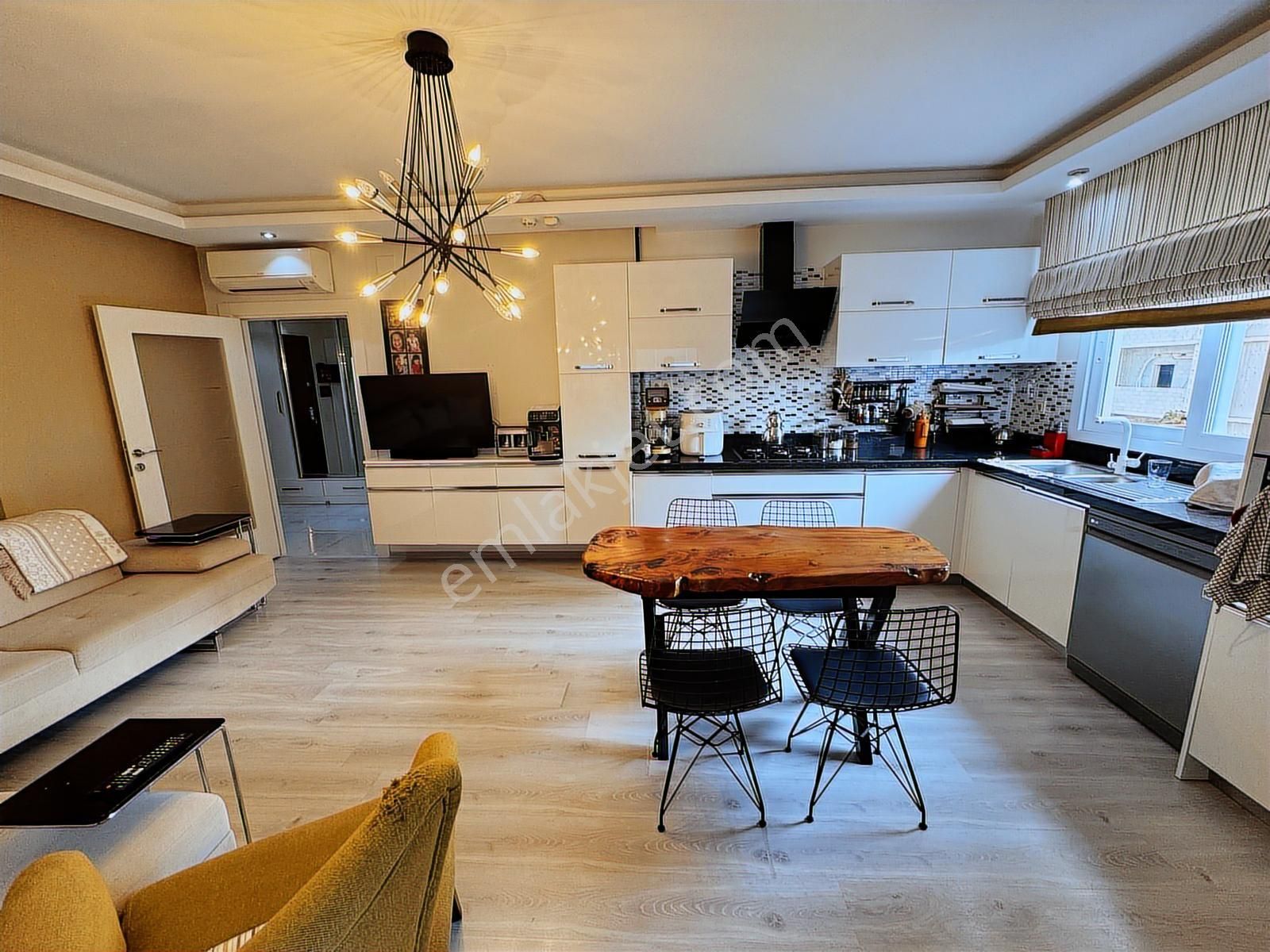 Yiğithan Dan Yenişehir En Prestijli Bölgesinde Acil Satılık 4+1