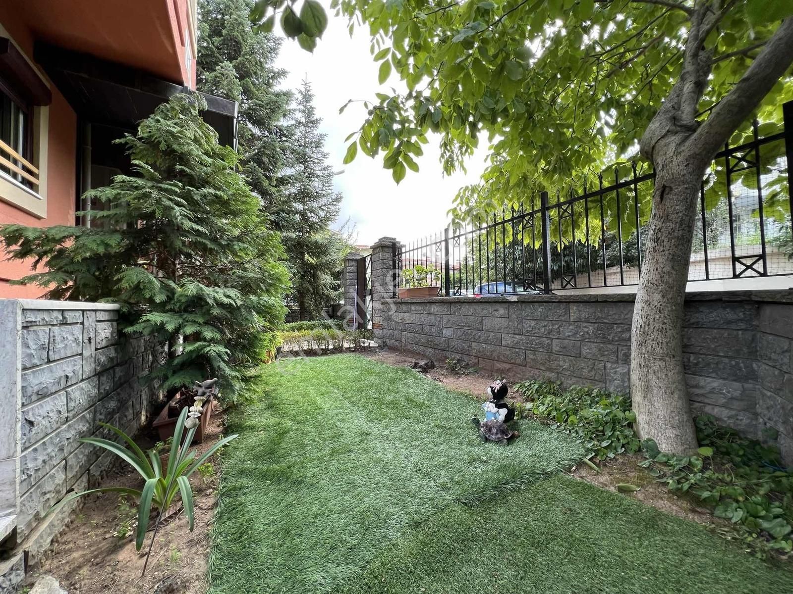 Çengelköy Ata-2 Sitesinde 320 M2 Masrafsız Köşe Konumlu Triplex - Görsel 15