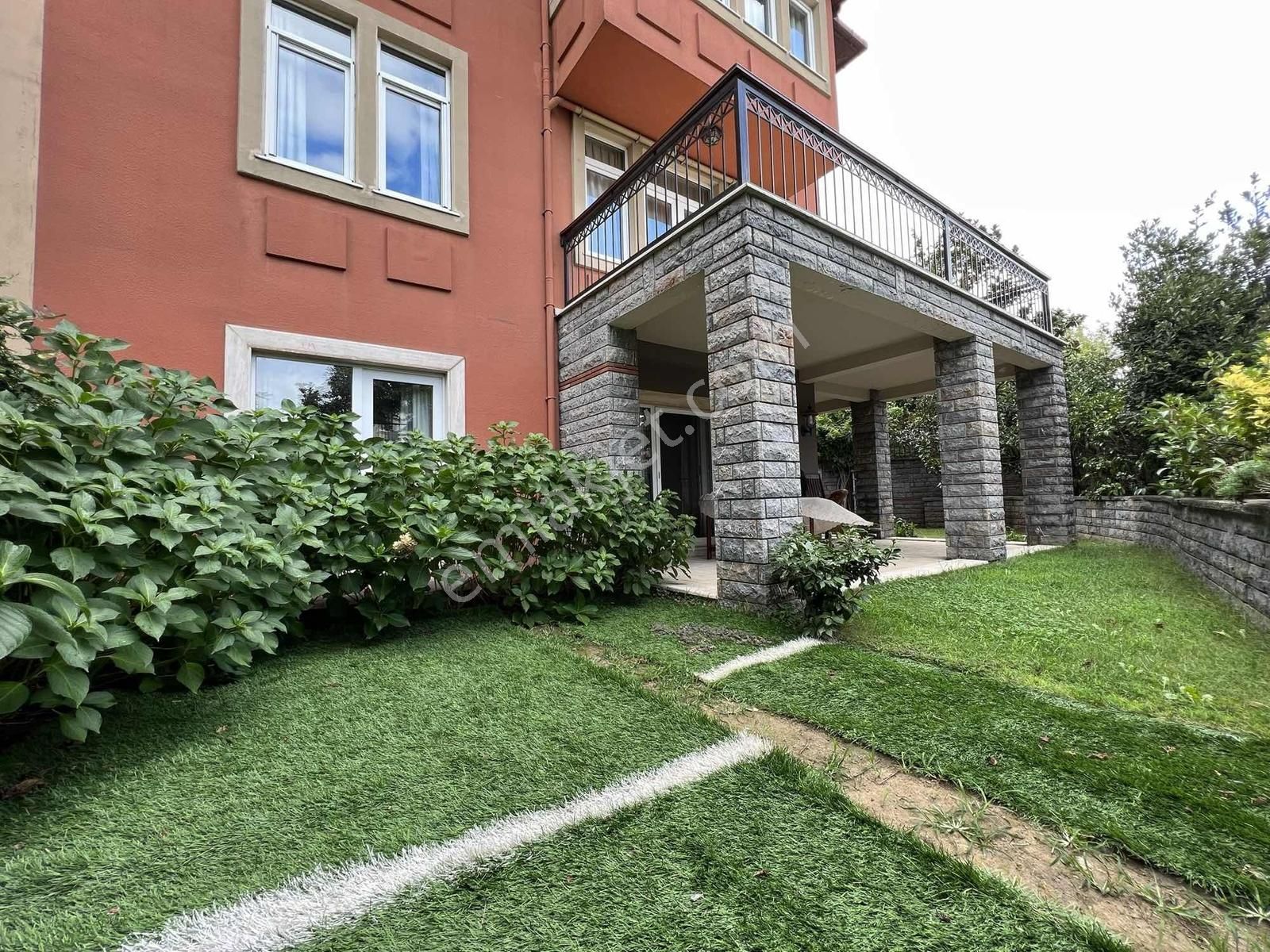 Çengelköy Ata-2 Sitesinde 320 M2 Masrafsız Köşe Konumlu Triplex - Görsel 19