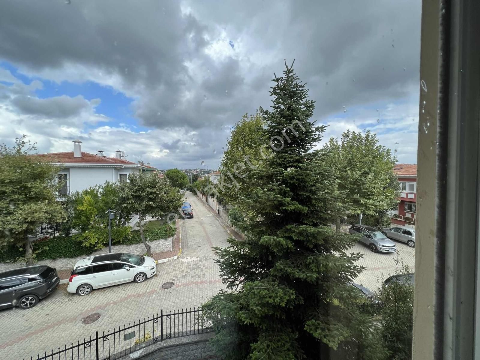 Çengelköy Ata-2 Sitesinde 320 M2 Masrafsız Köşe Konumlu Triplex - Görsel 8