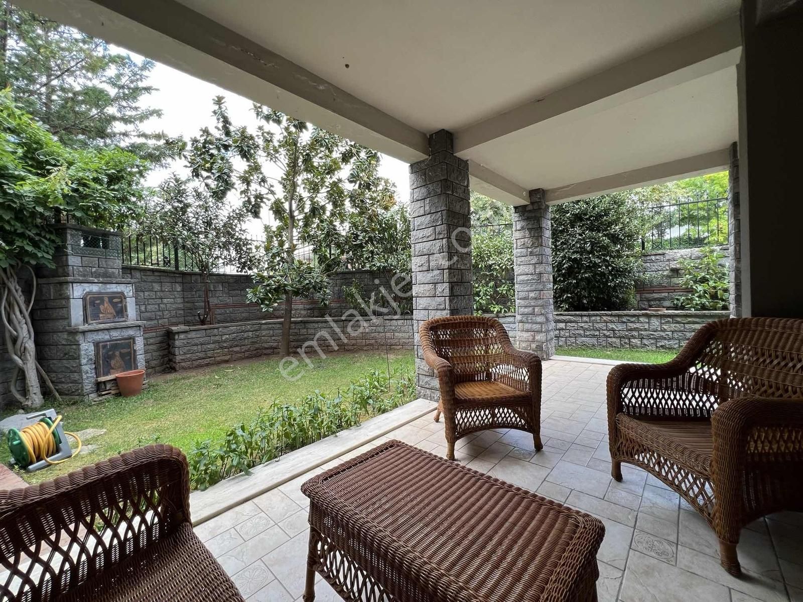 Çengelköy Ata-2 Sitesinde 320 M2 Masrafsız Köşe Konumlu Triplex - Görsel 25