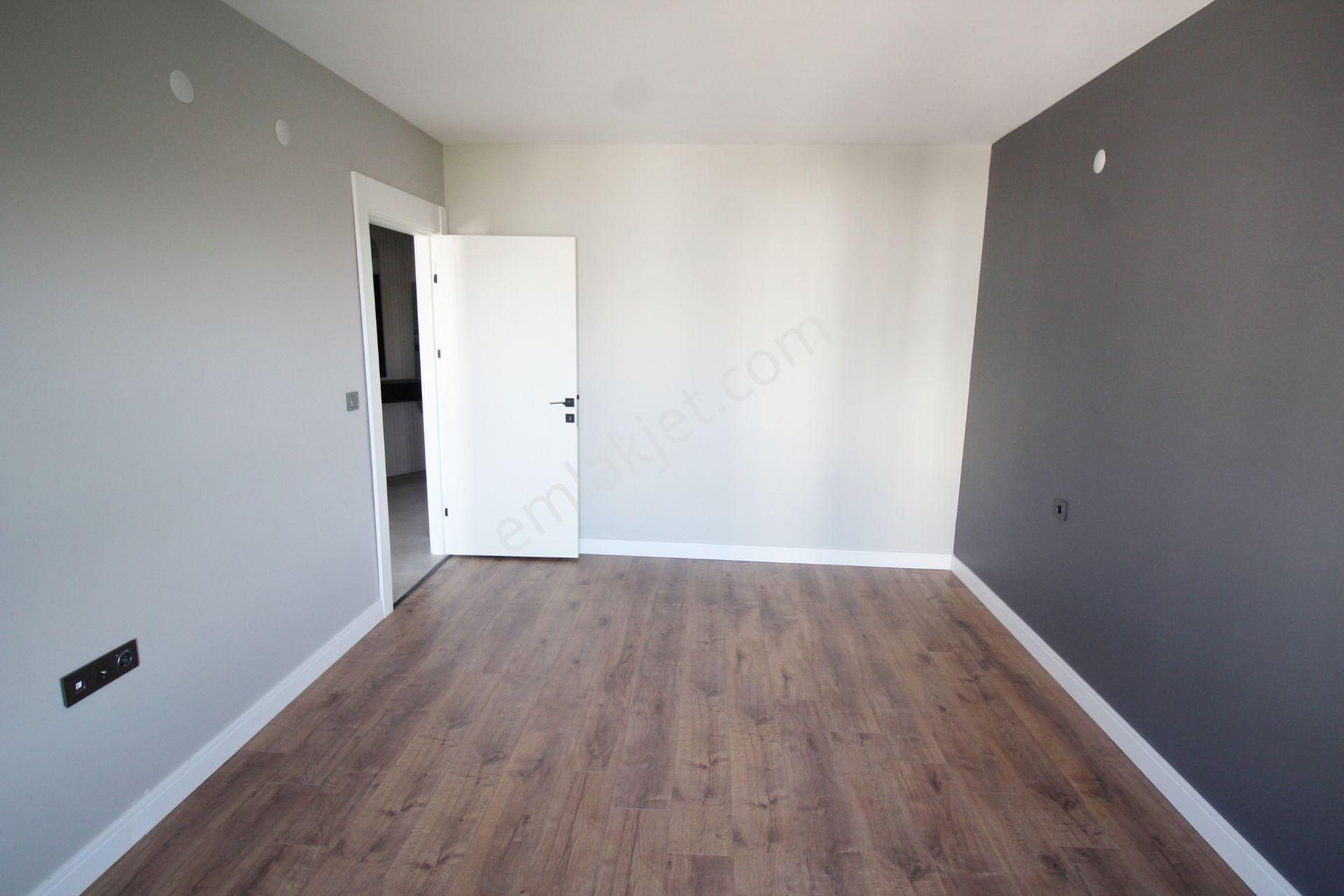 Krc'den Çağlayan Mahallesinde Lüks Yapılı Amerikan Mutfaklı 2+1 Satılık Daire - Görsel 8