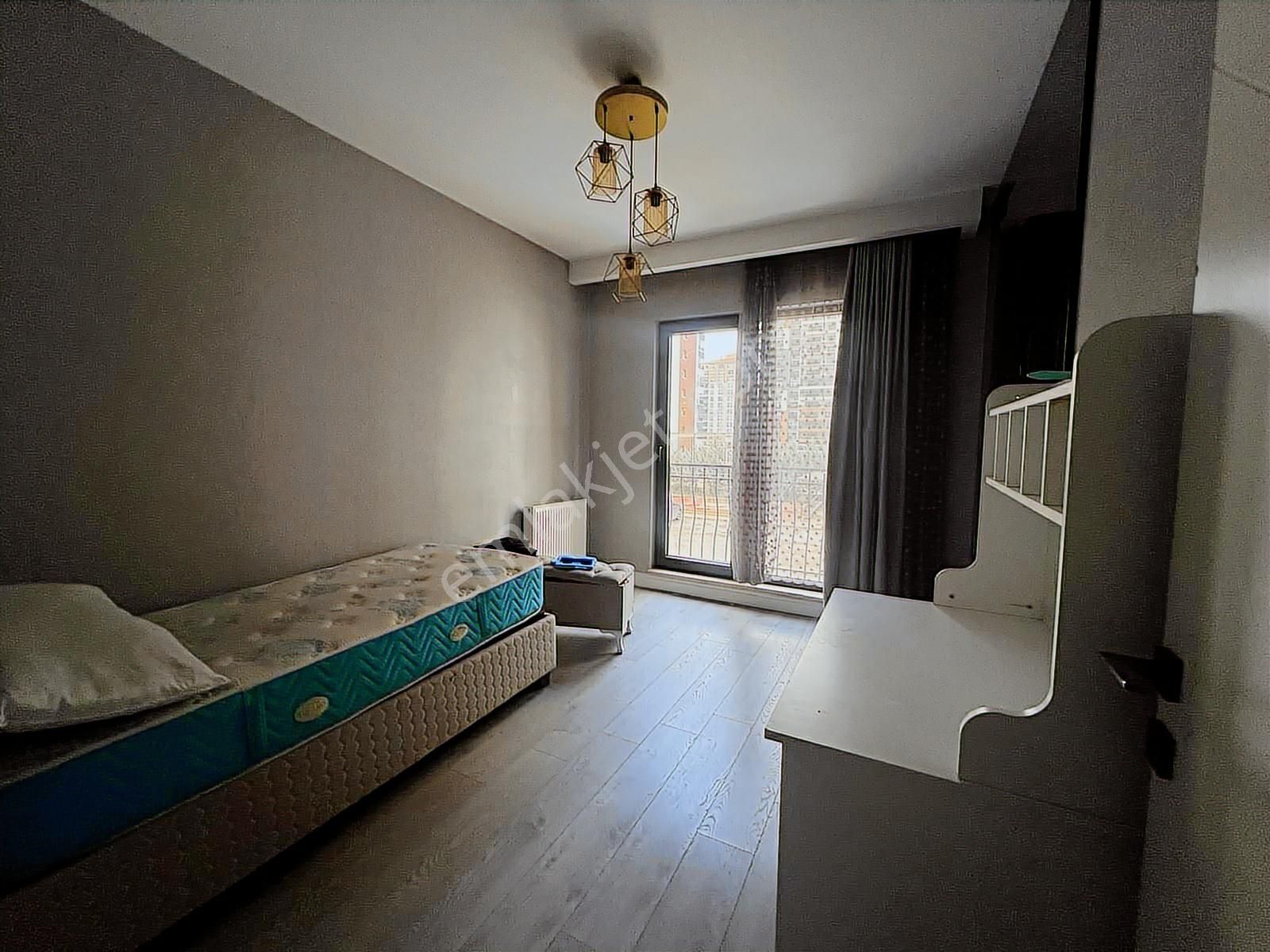 Kılıçsoy ' Dan Bulvar Yakını Ultra Yapı 4+1 Site Dairesi