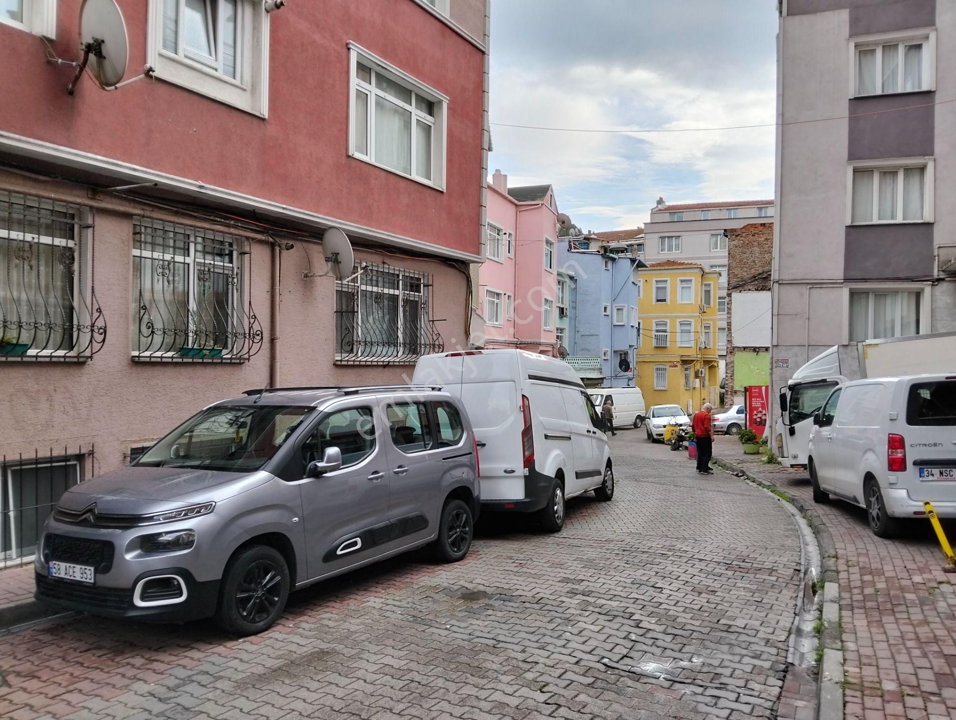 Eşyalı Sahibinden Kiralık Merkezi Konumda Güney Cepheli 2+1 Daire – Fatih / Km Paşa./ Yavuzselim M. - Görsel 4