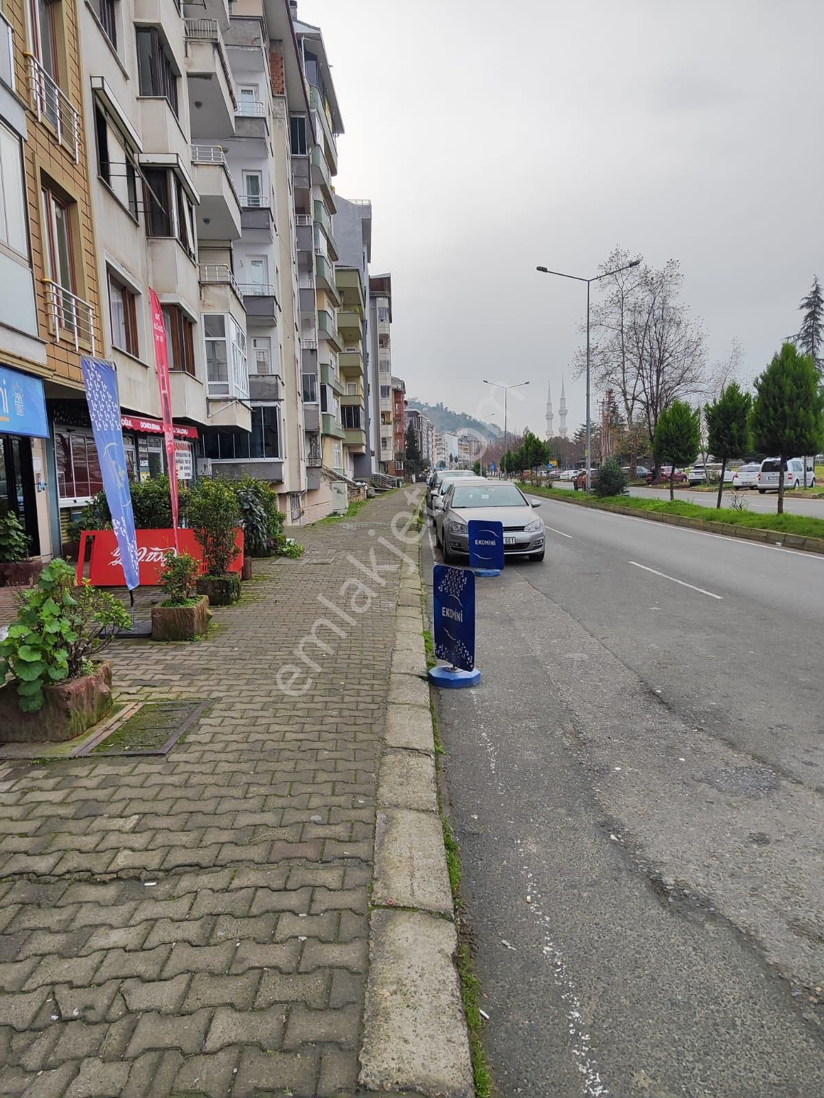 Sürmene Sahil Yolu Üzerinde Satılık 2 Katlı 300m2 Dükkan - Görsel 5