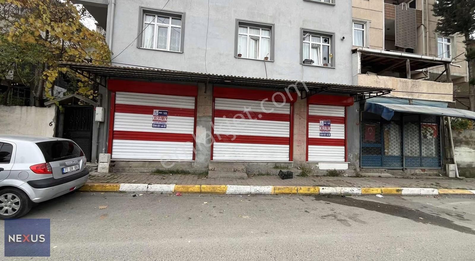 Sultanbeyli Hamidiye Mah.risale Caddesi Kiralık 50 M² Dükkan