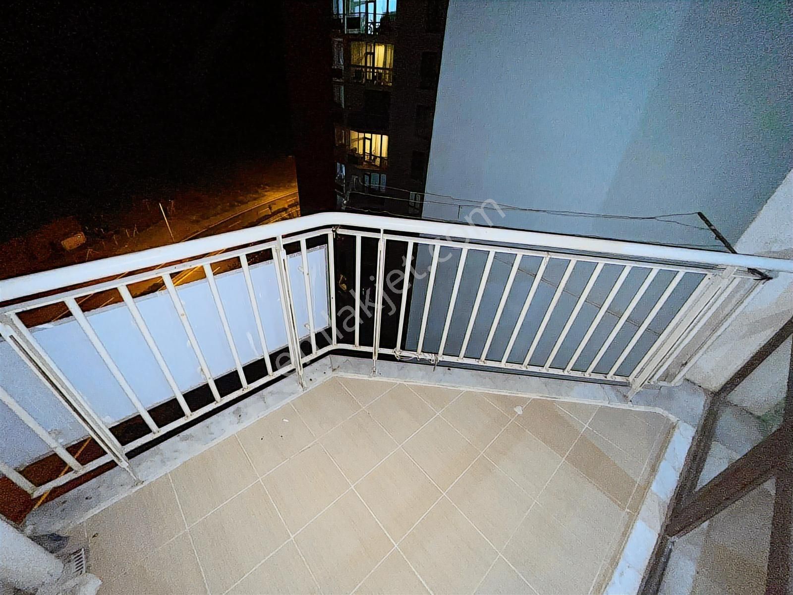 Beyoğlu'ndan Ara Kat Asansörlü Masrafsız Satılık 3+1 - Görsel 16