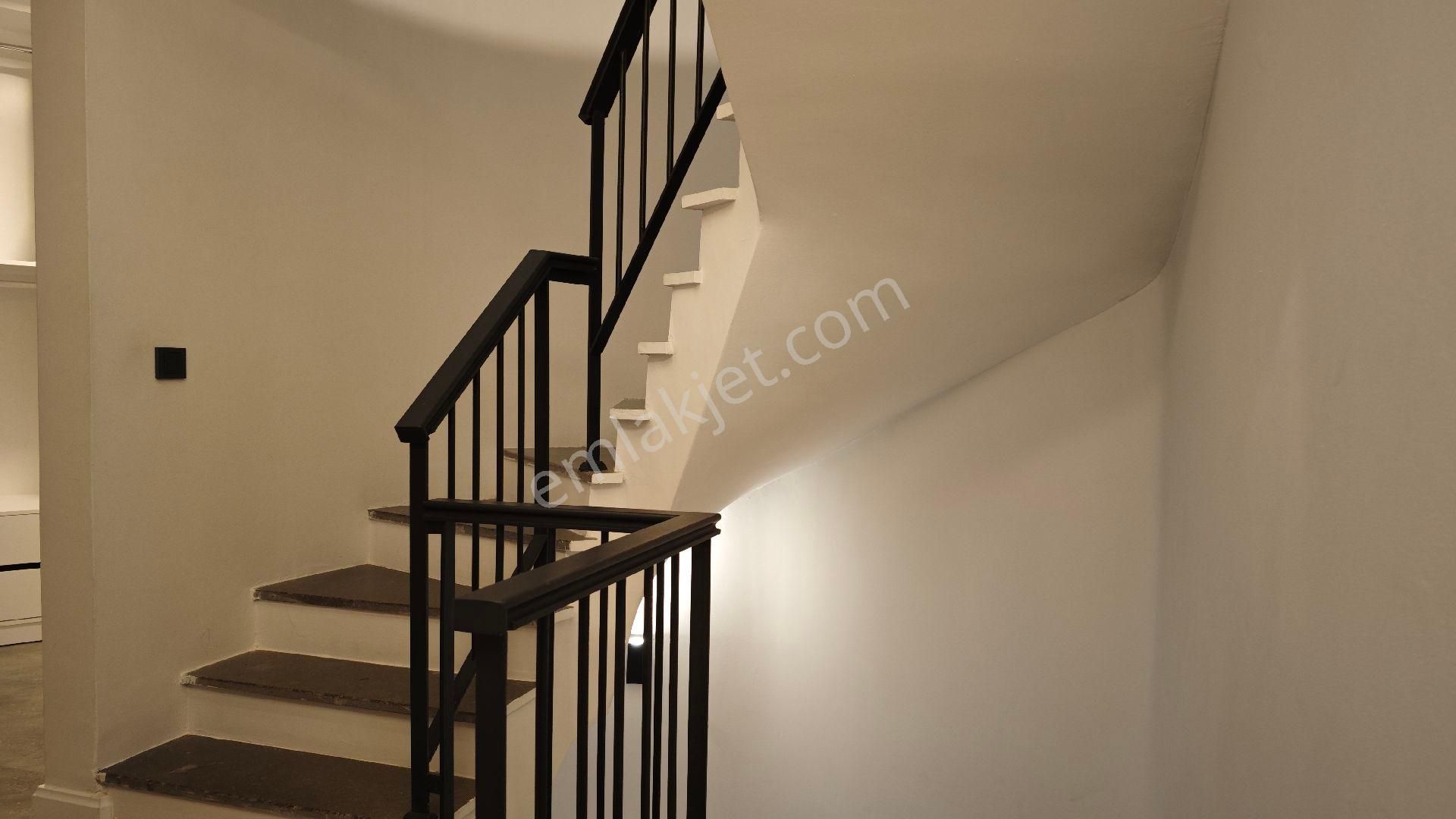 Narlıdere Doruk Life Sitesinde Satılık Ultra Lüks Havuzlu Asansörlü Köşe Villa - Görsel 18