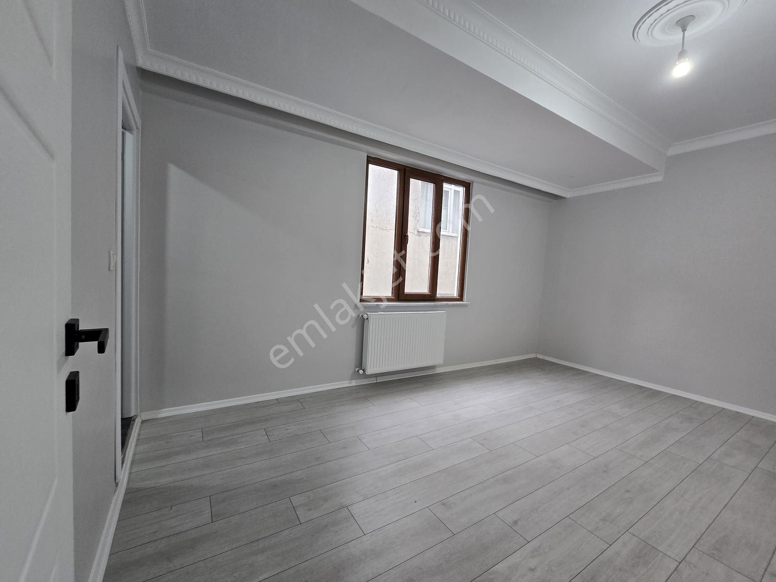 Pusula İnş.tan Ceebci Mah Cadeye Yakın Otoparklı 100m2 1kat Dair - Görsel 18