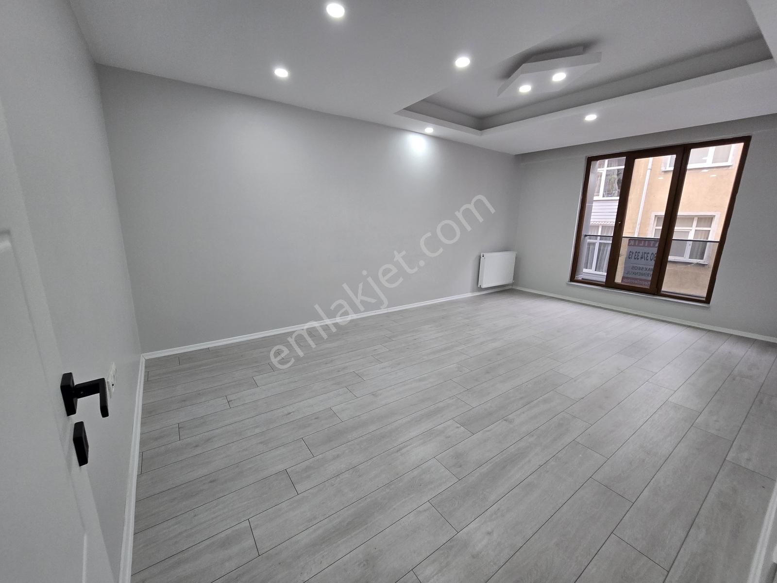 Pusula İnş.tan Ceebci Mah Cadeye Yakın Otoparklı 100m2 1kat Dair - Görsel 9