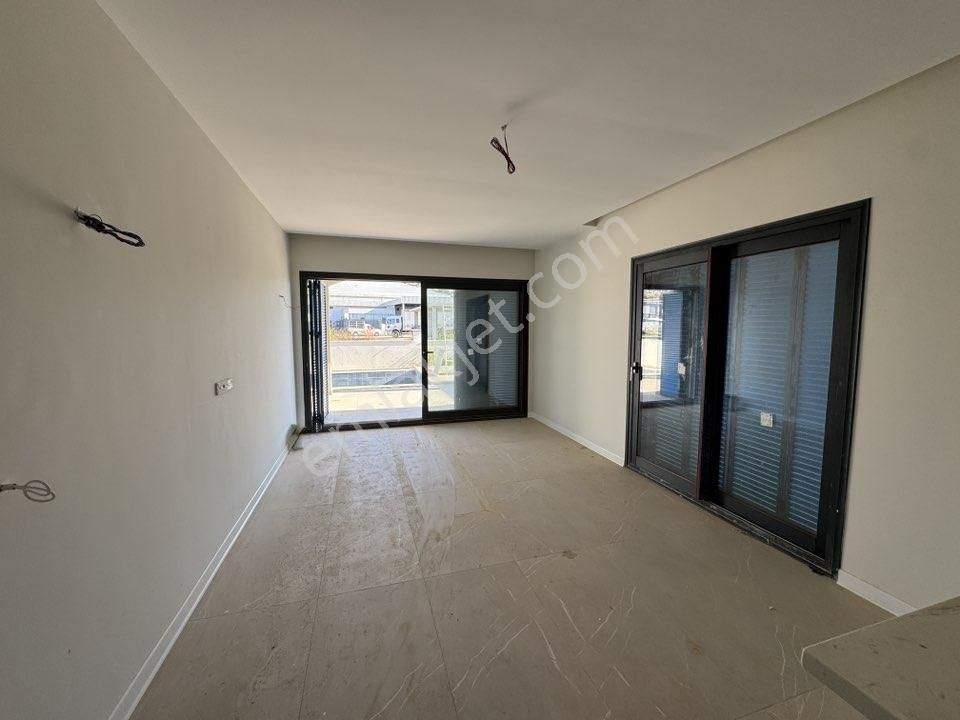 Kuşadası Avm Bölgesinde Doğalgazlı Müstakil Havuzlu 5+1 Villa - Görsel 5