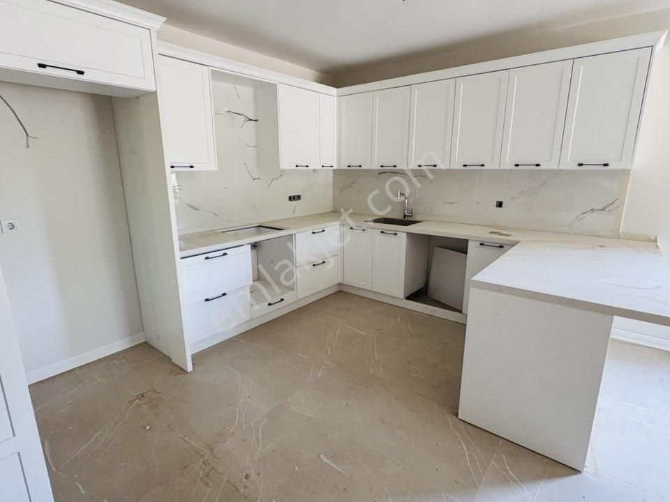 Kuşadası Avm Bölgesinde Doğalgazlı Müstakil Havuzlu 5+1 Villa - Görsel 12