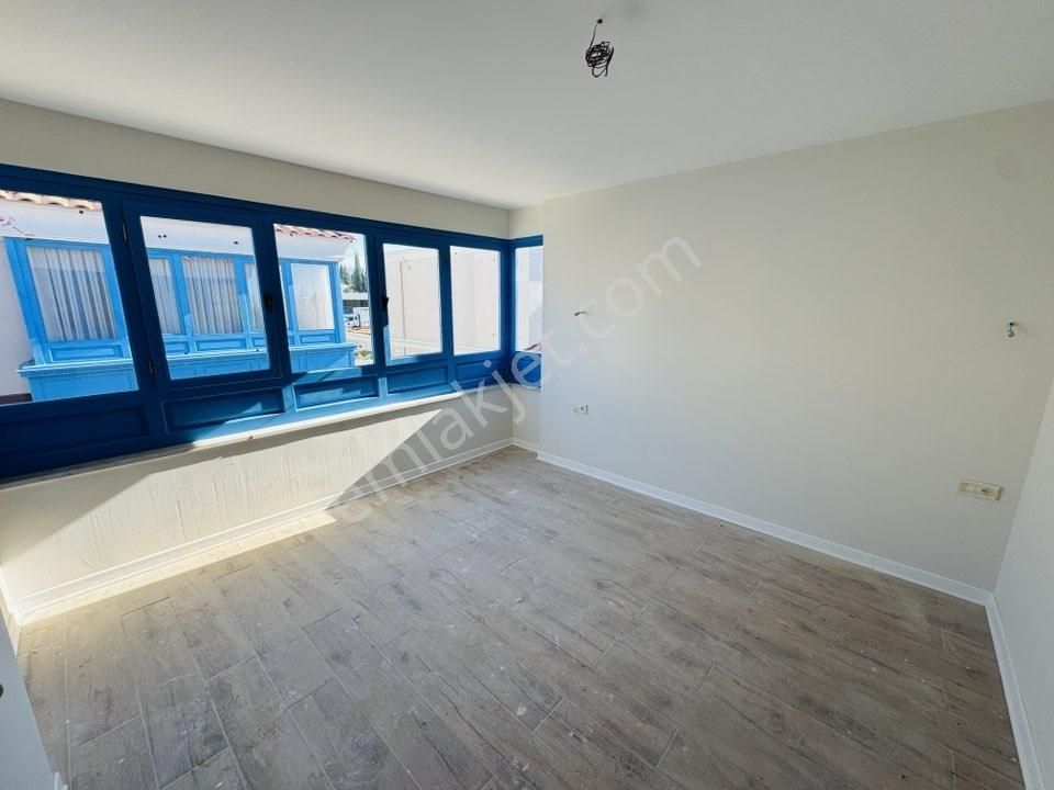 Kuşadası Avm Bölgesinde Doğalgazlı Müstakil Havuzlu 5+1 Villa - Görsel 14