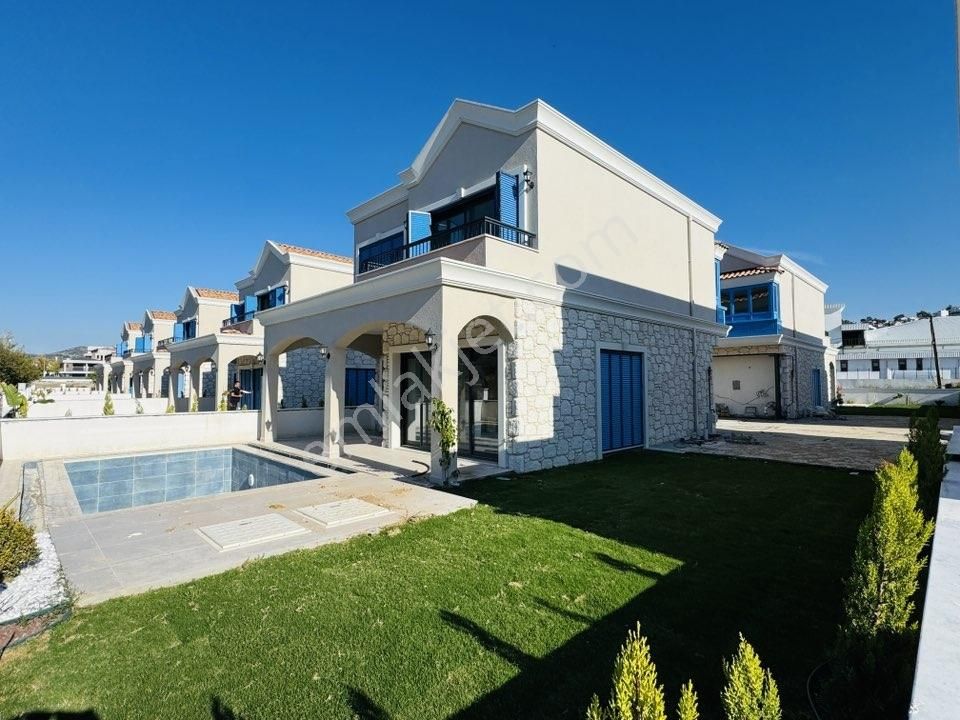 Kuşadası Avm Bölgesinde Doğalgazlı Müstakil Havuzlu 5+1 Villa - Görsel 19