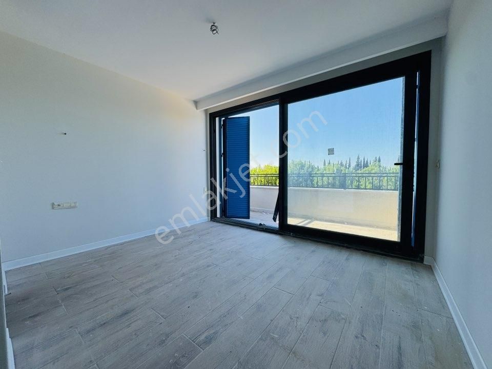 Kuşadası Avm Bölgesinde Doğalgazlı Müstakil Havuzlu 5+1 Villa - Görsel 25