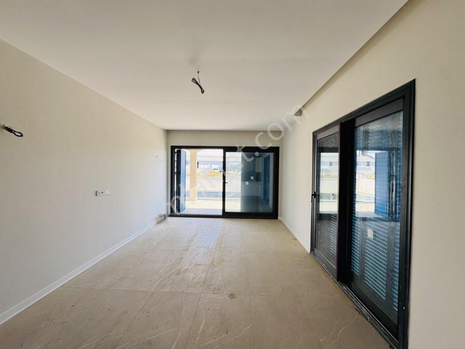 Kuşadası Avm Bölgesinde Doğalgazlı Müstakil Havuzlu 5+1 Villa - Görsel 4