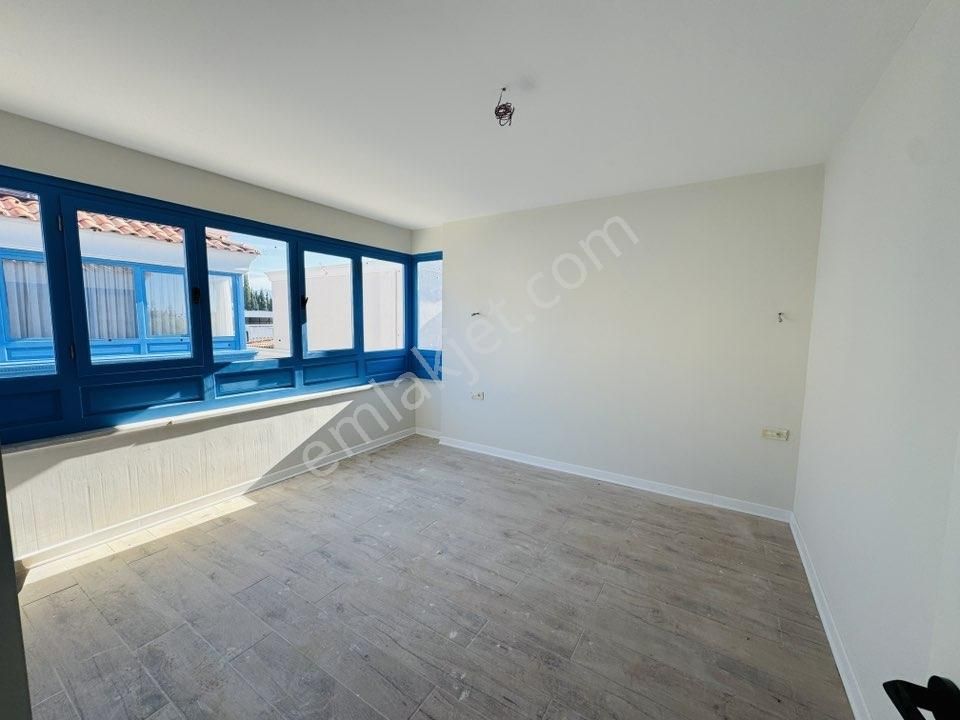 Kuşadası Avm Bölgesinde Doğalgazlı Müstakil Havuzlu 5+1 Villa - Görsel 16