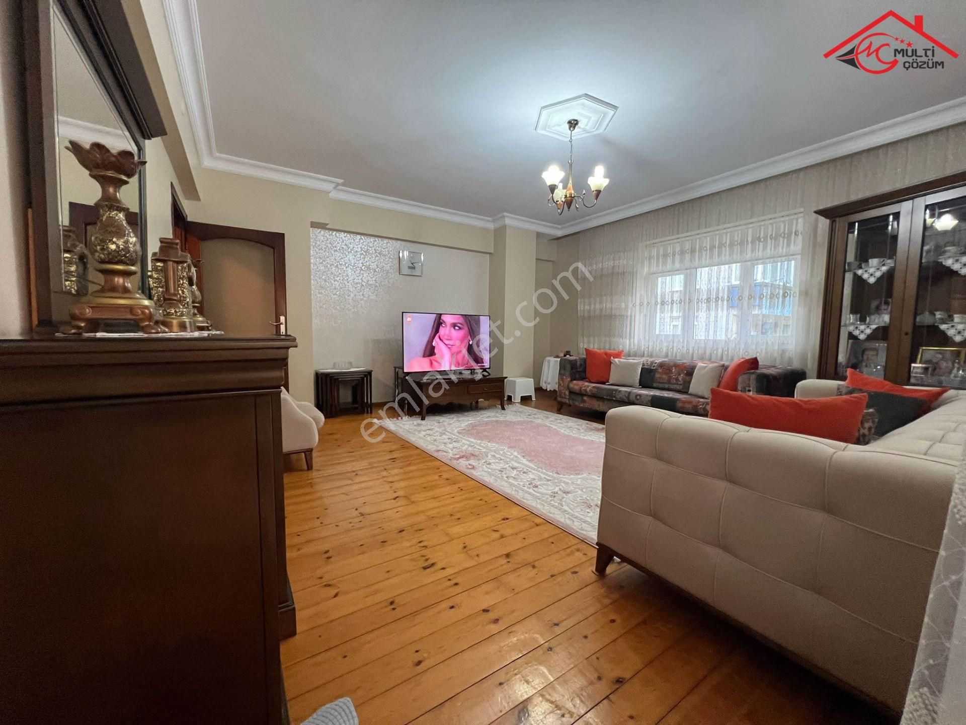 Yenibosna Zafer Mahallesinde Satılık Dubleks Daire 5+2 İskanlı - Görsel 4